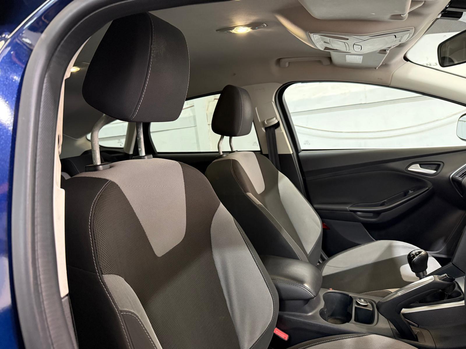 Ford Focus - Image 19