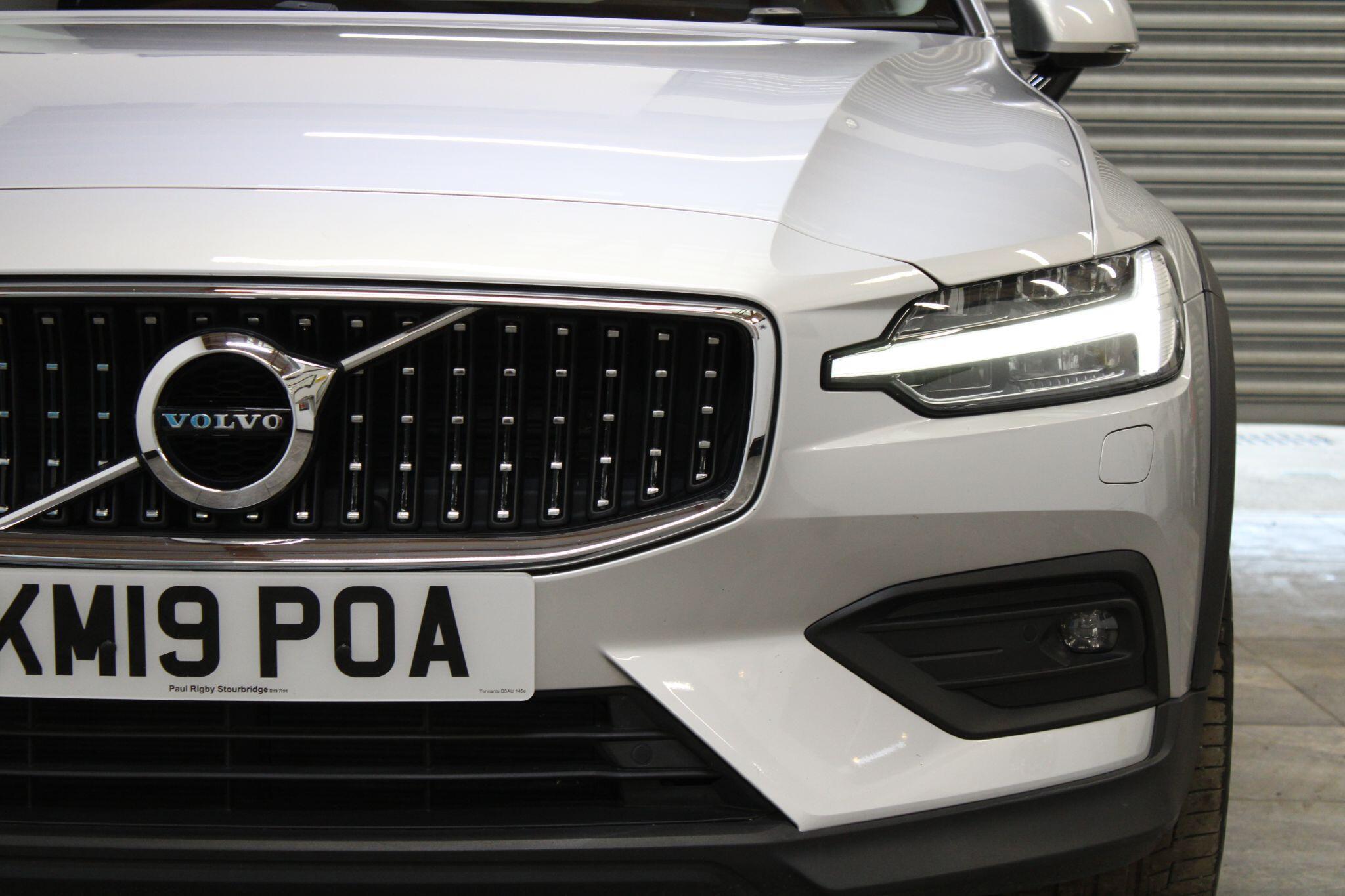Volvo V60 CROSS COUNTRY - Image 31