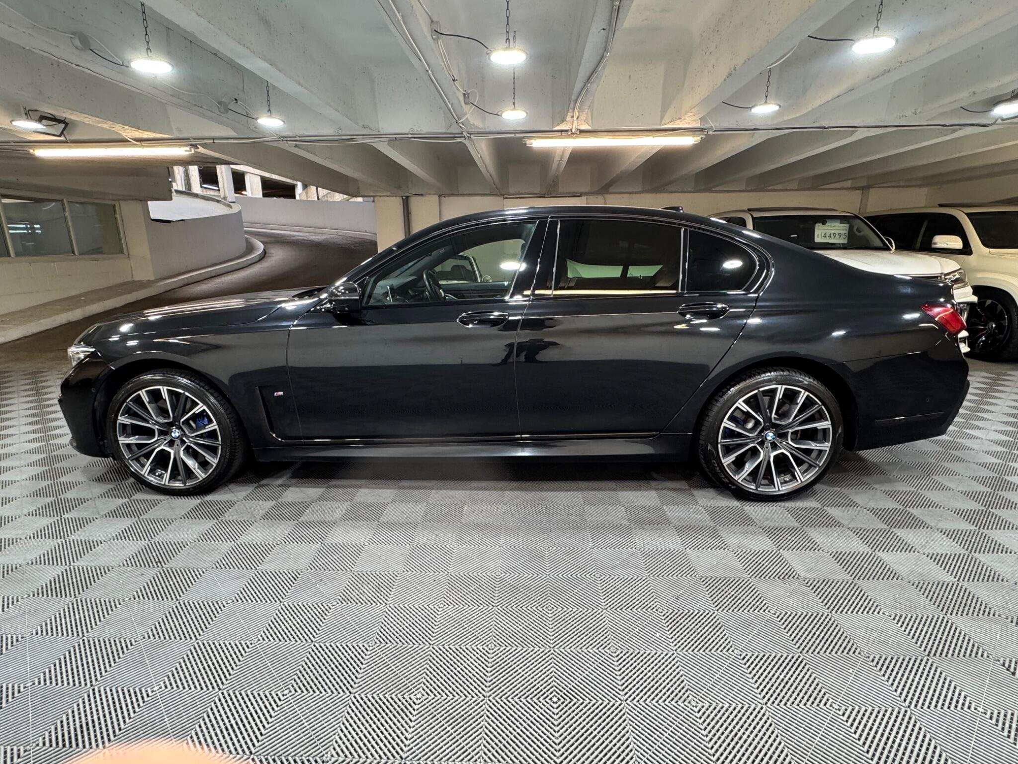 BMW 7 Series - Image 2