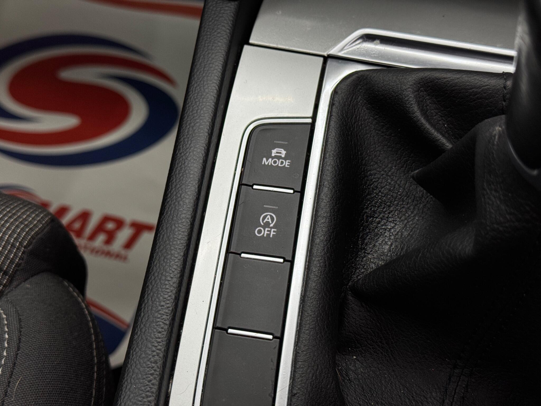 Volkswagen Passat - Image 25