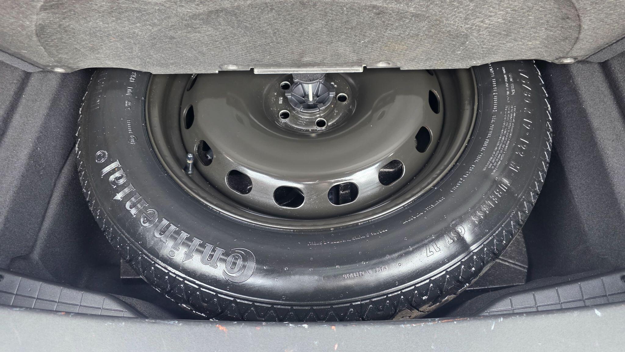 Land Rover Range Rover Velar - Image 53