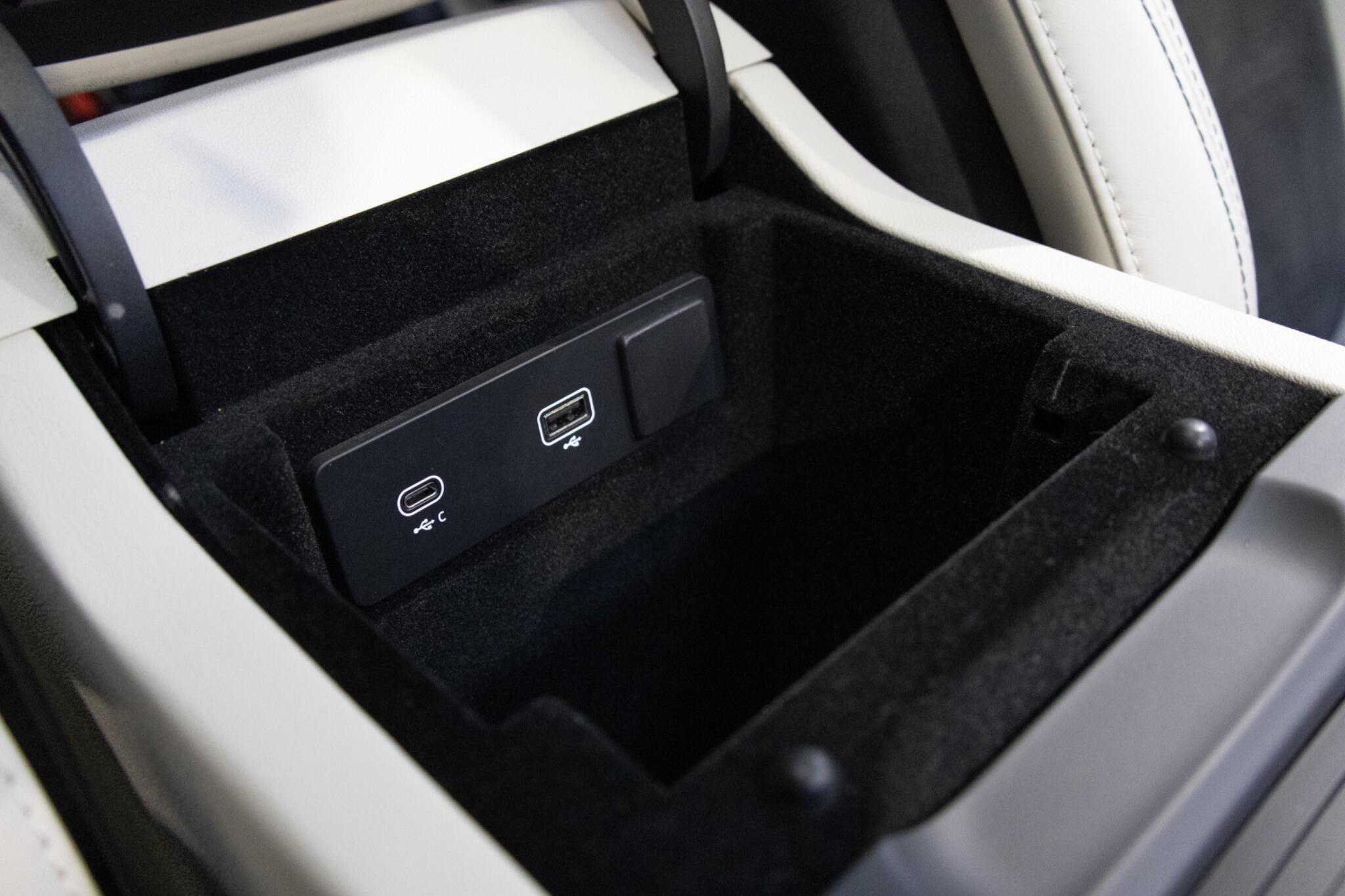 Jaguar F-Pace - Image 31