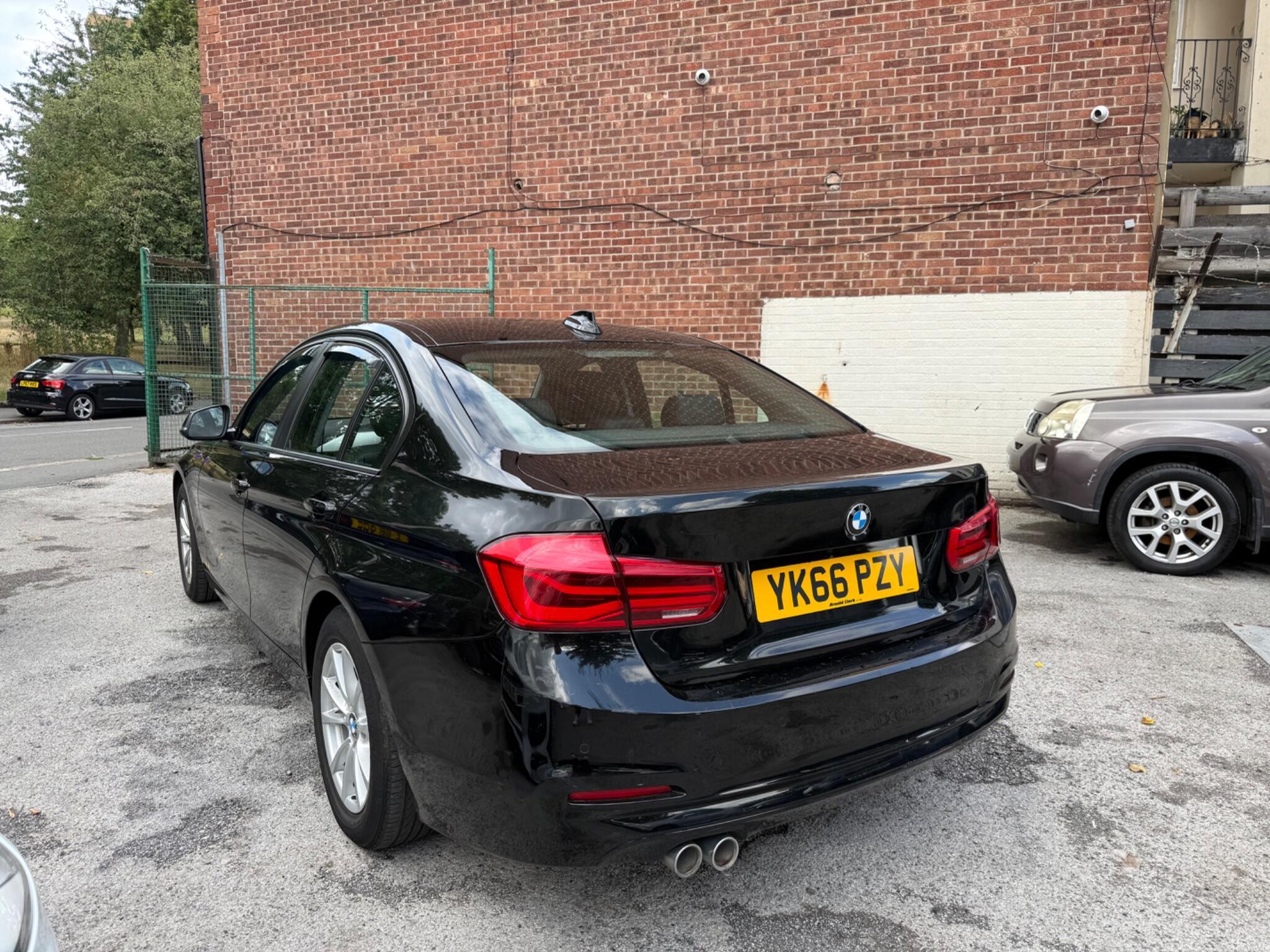 BMW 3 Series - Image 5