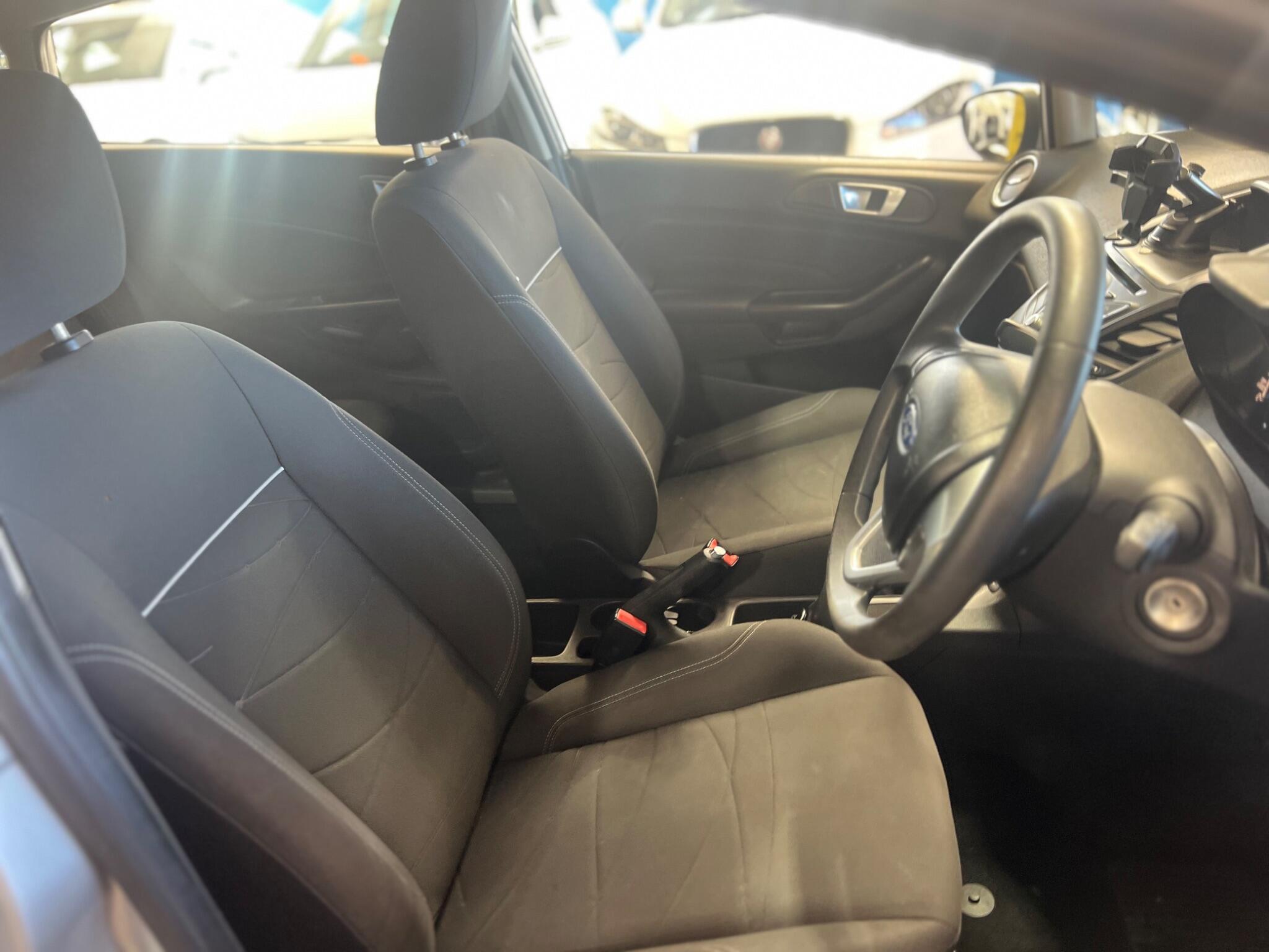 Ford Fiesta - Image 19