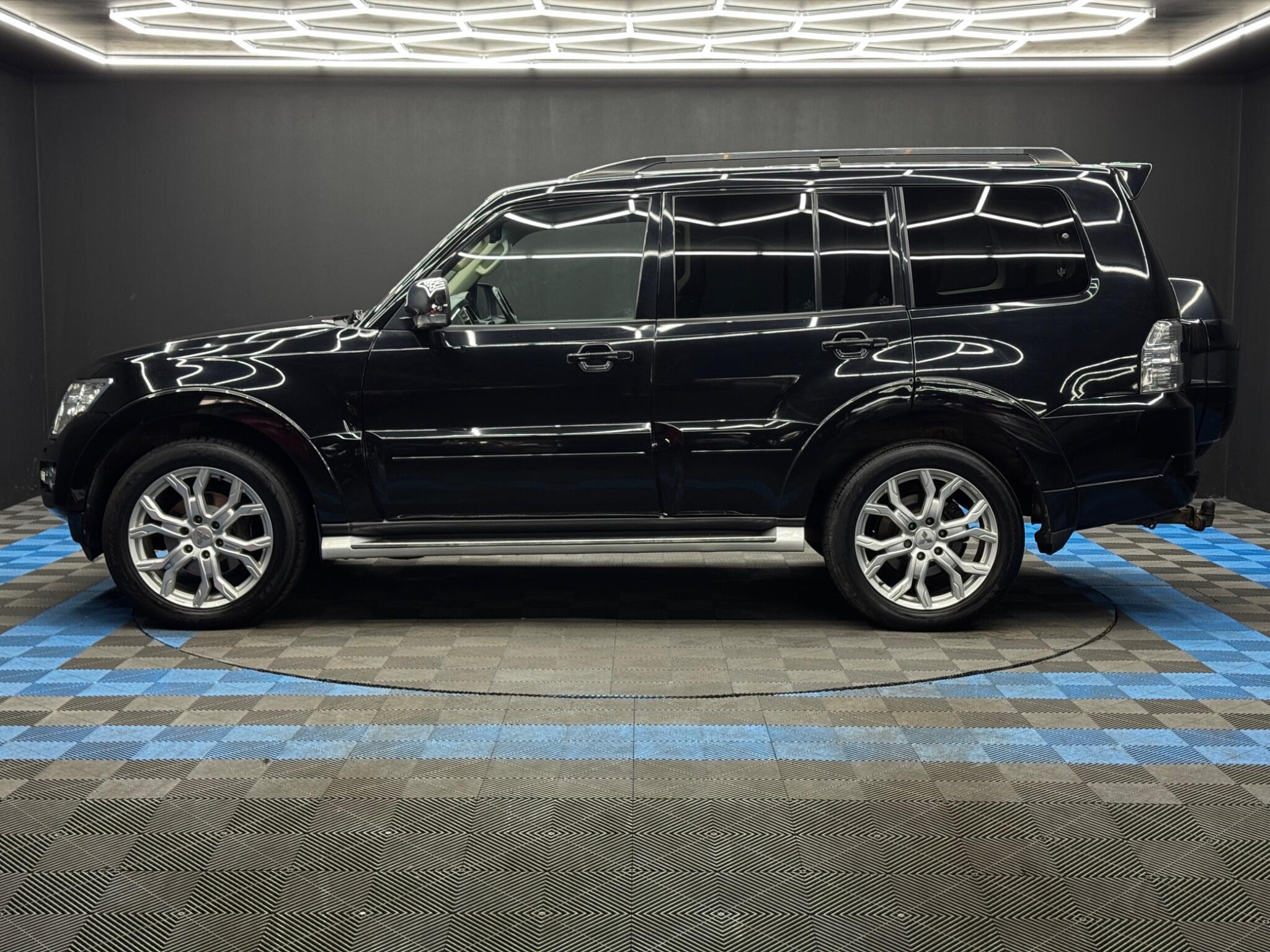 Mitsubishi Shogun - Image 8