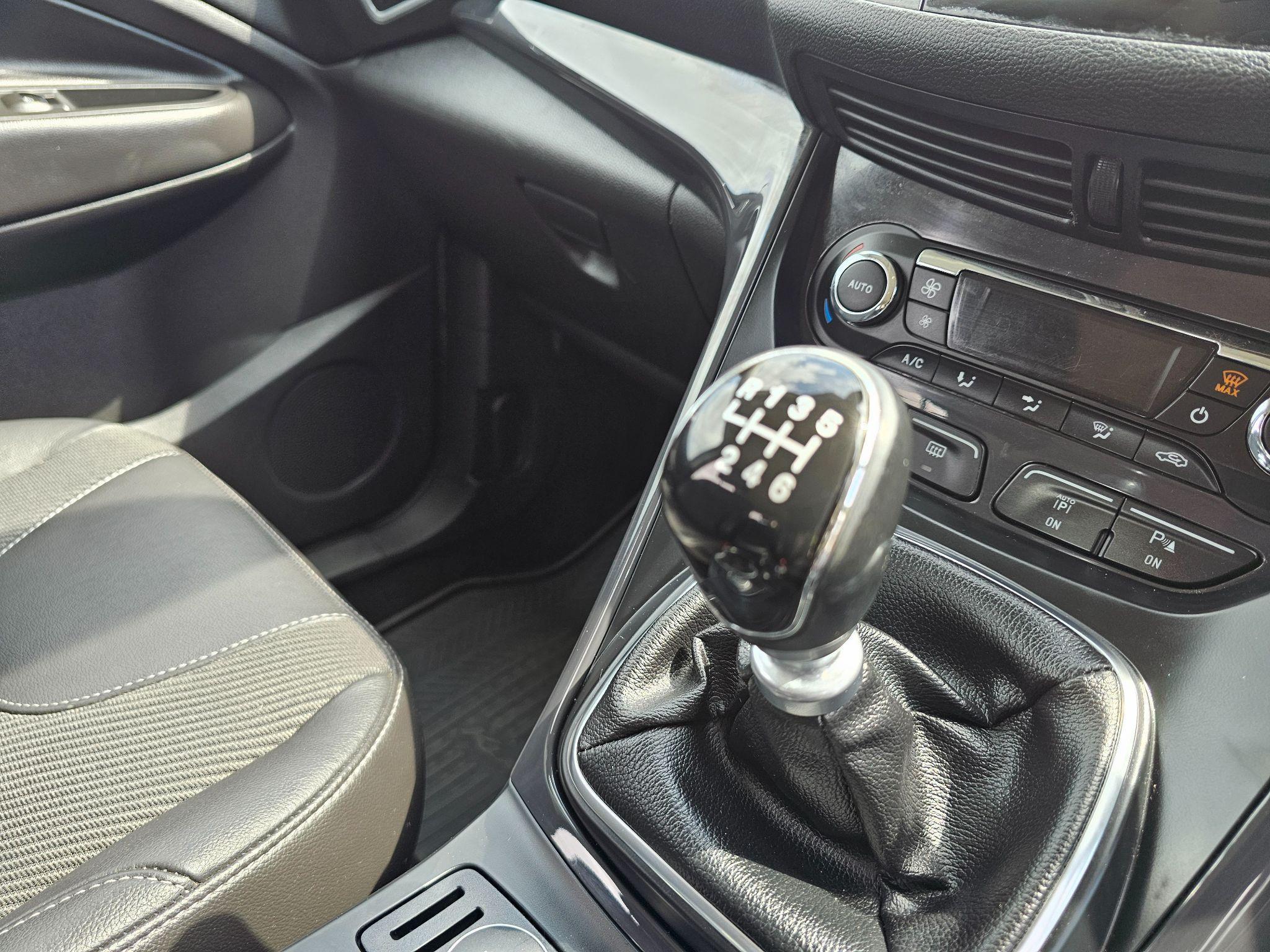 Ford Kuga - Image 31