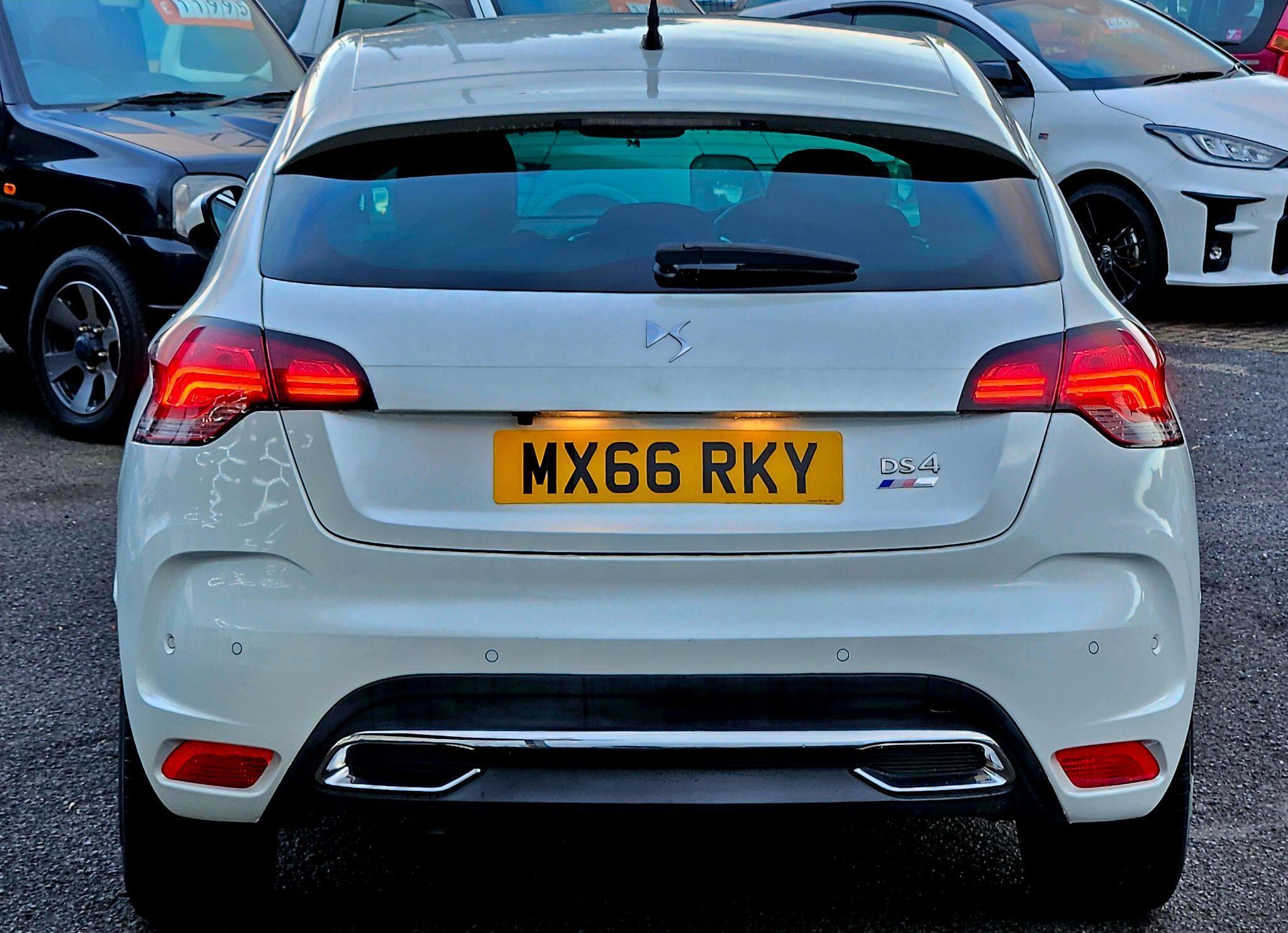 DS AUTOMOBILES DS 4 - Image 12