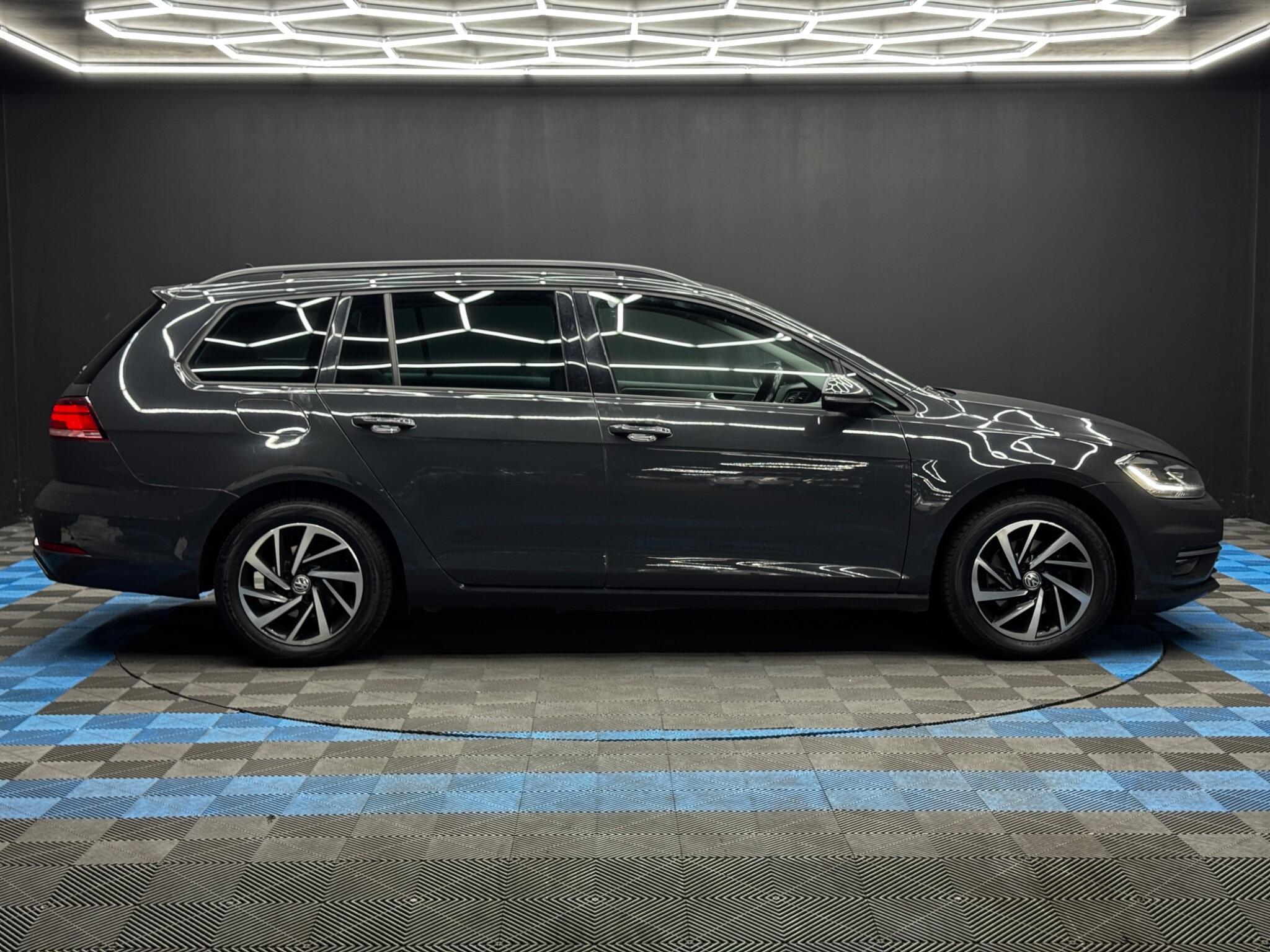 Volkswagen Golf - Image 4