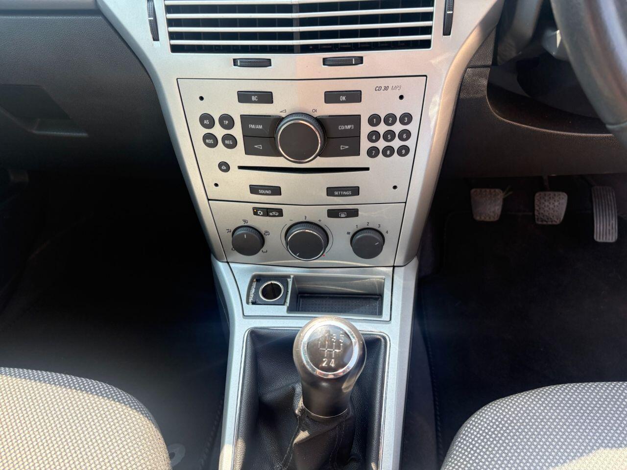 Vauxhall Astra - Image 10