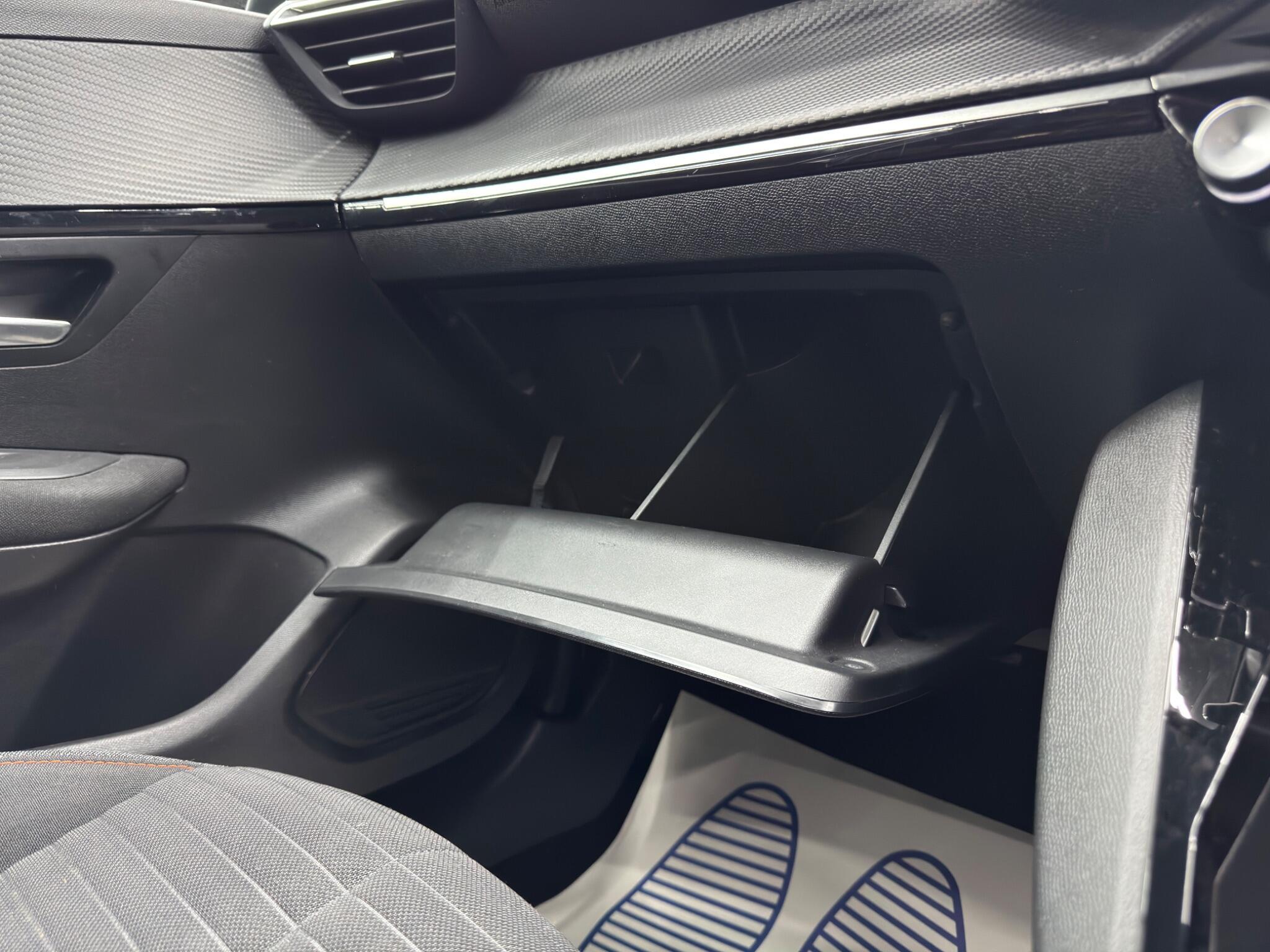 Peugeot 208 - Image 34