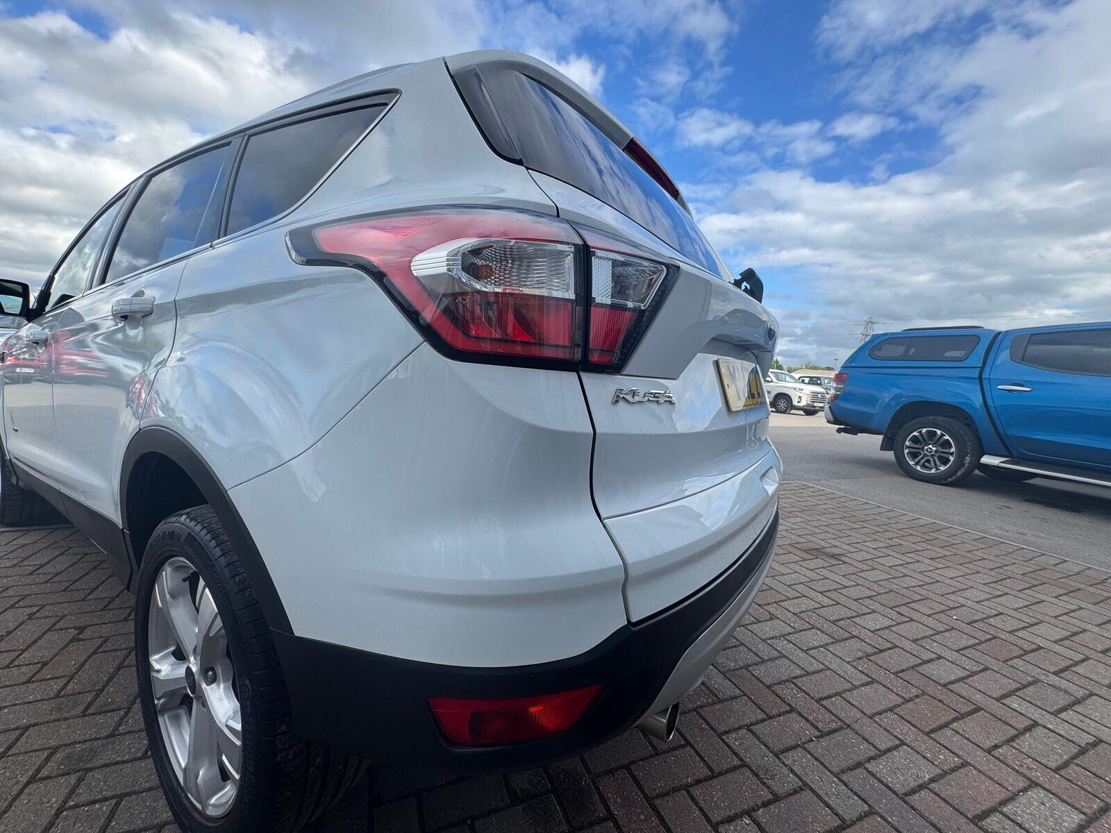 Ford Kuga - Image 13