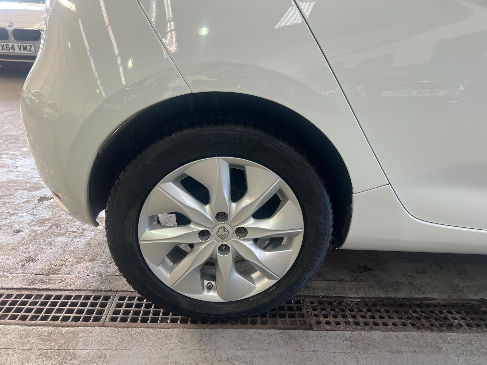 Renault Zoe - Image 30