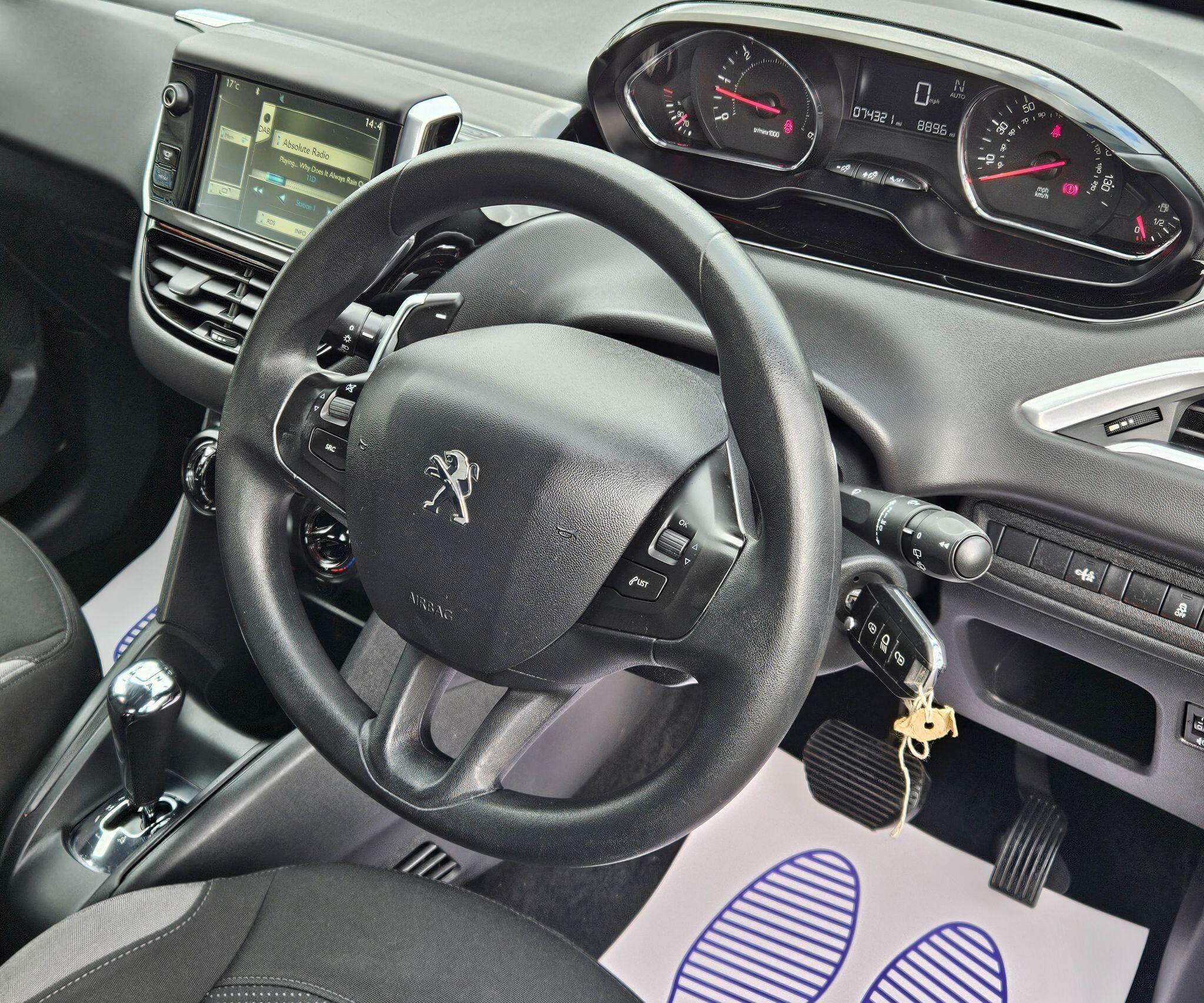 Peugeot 208 - Image 28