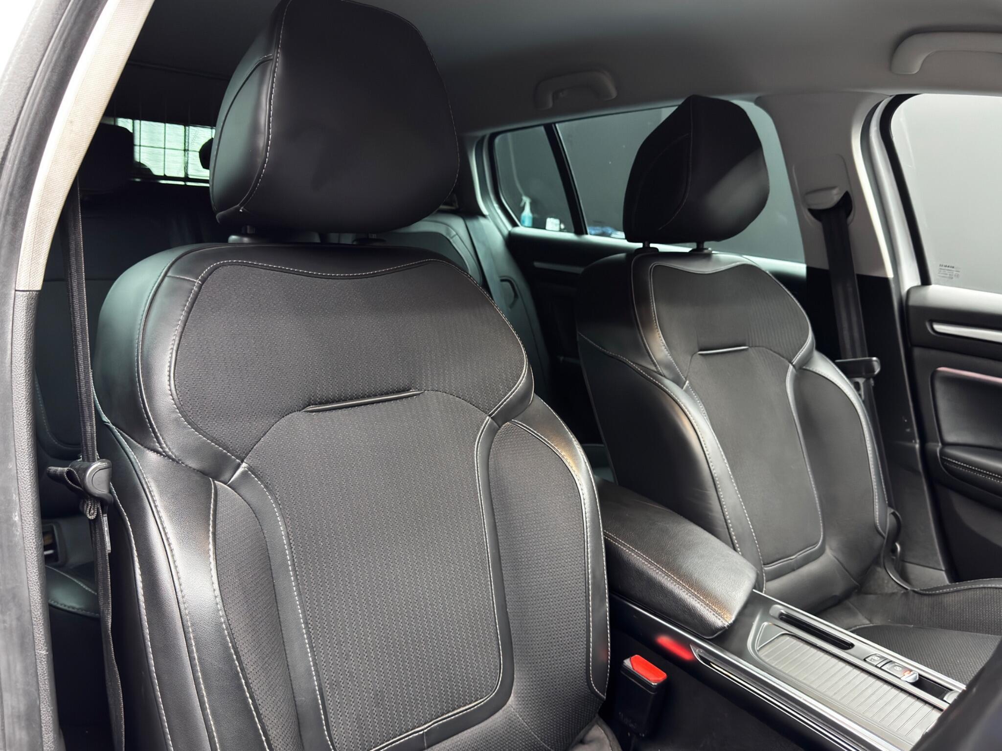 Renault Megane - Image 12