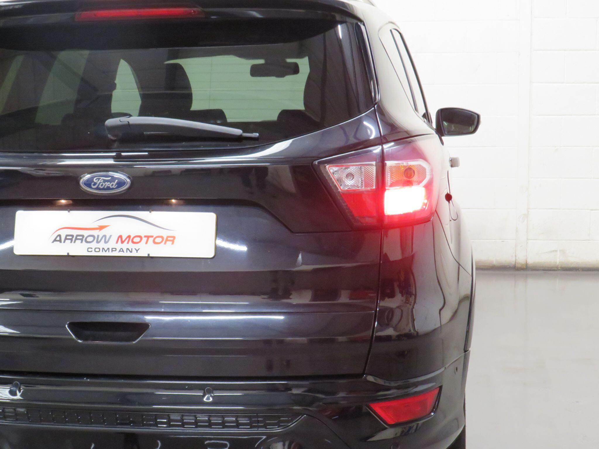 Ford Kuga - Image 12