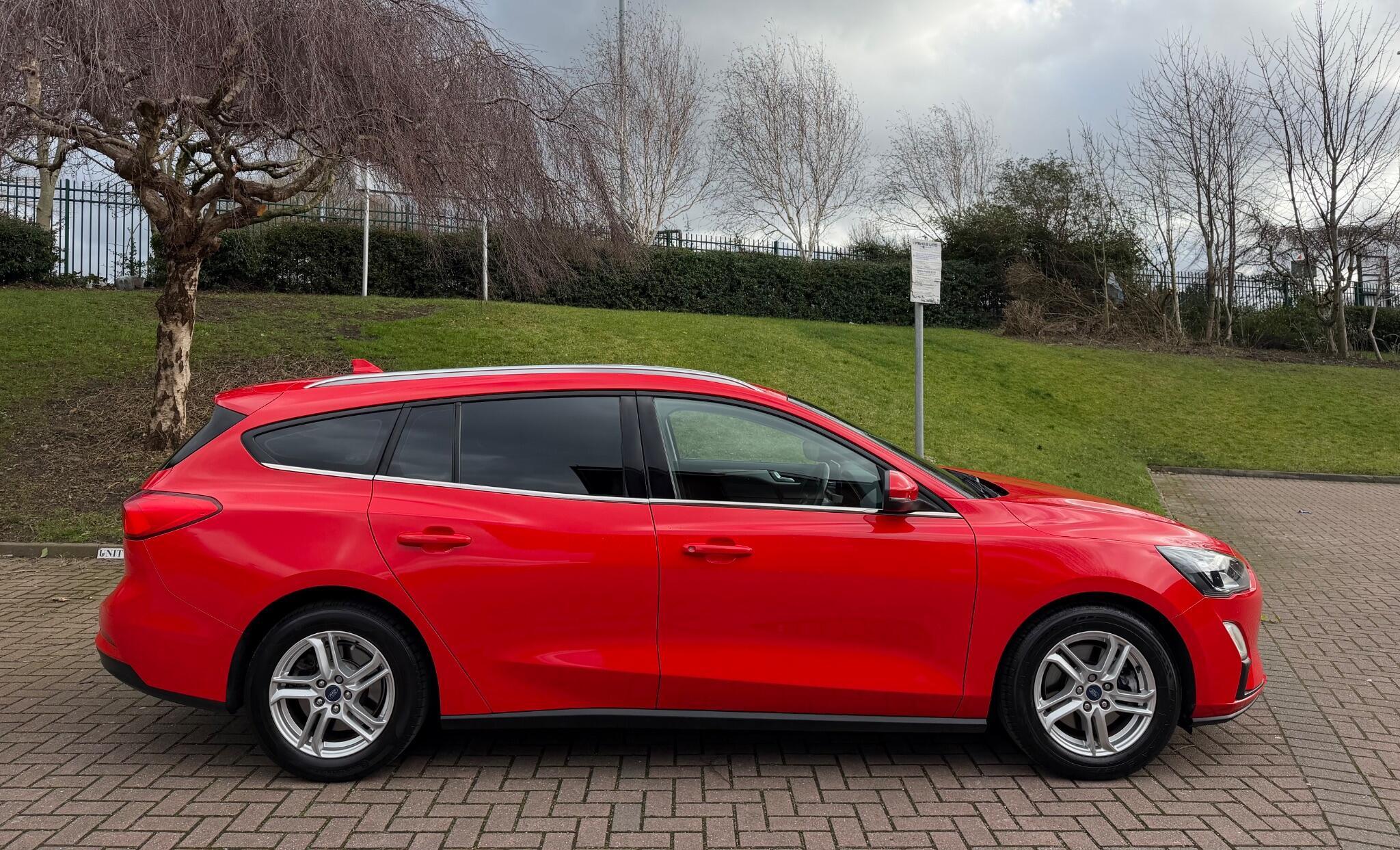 Ford Focus - Image 9