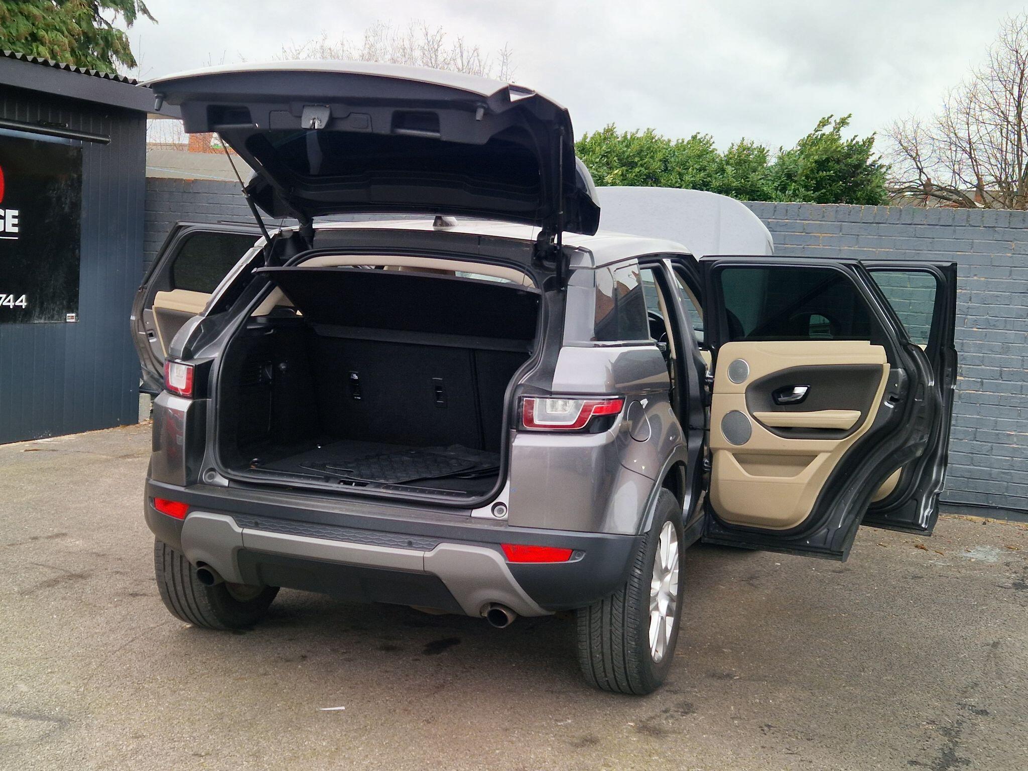 Land Rover Range Rover Evoque - Image 12