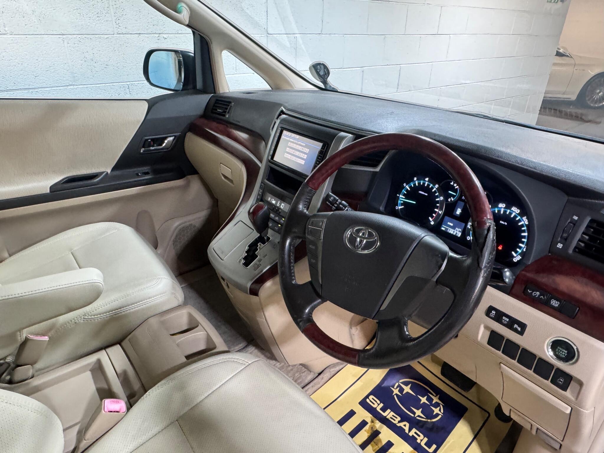 Toyota Vellfire - Image 8