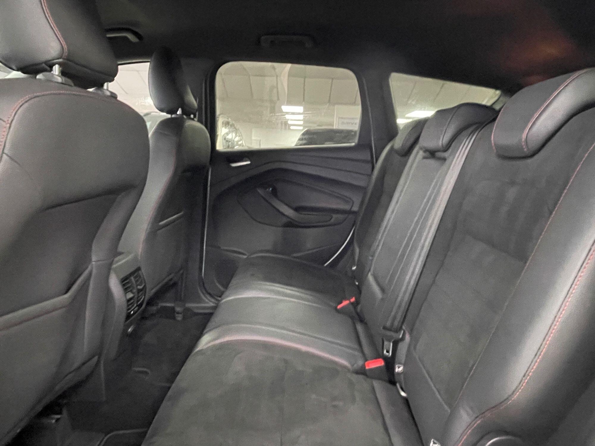 Ford Kuga - Image 30