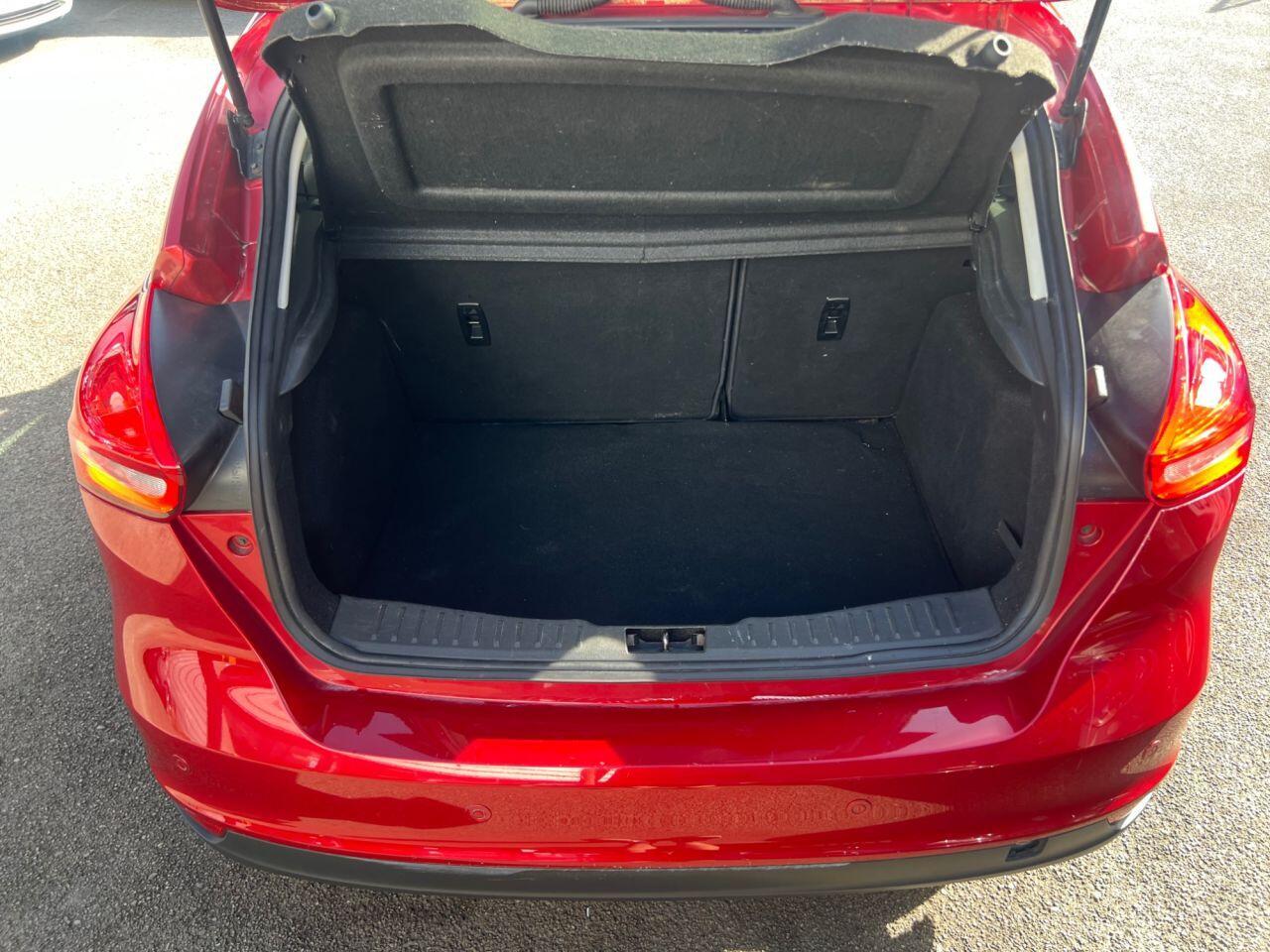 Ford Focus - Image 6