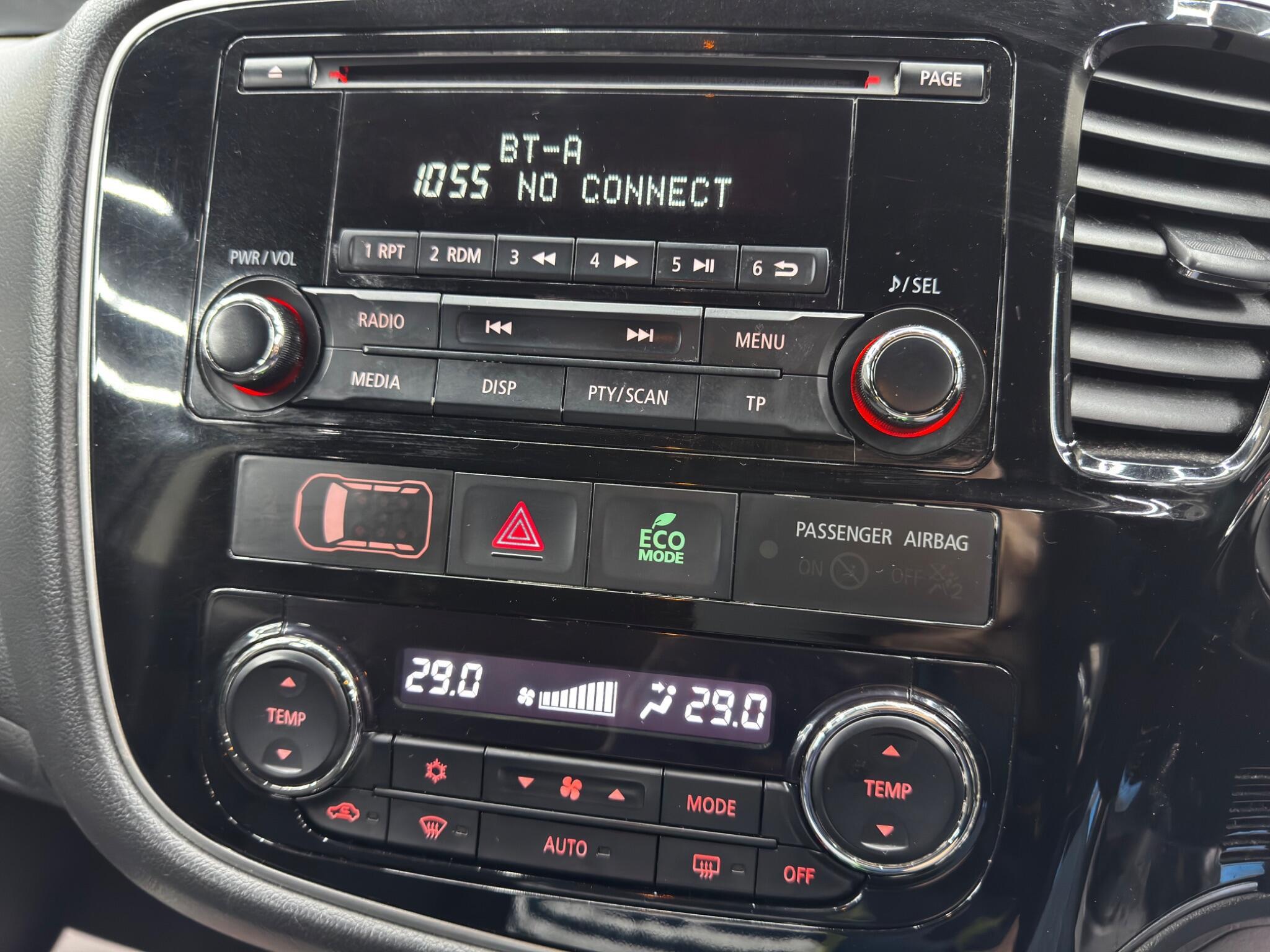 Mitsubishi Outlander - Image 28