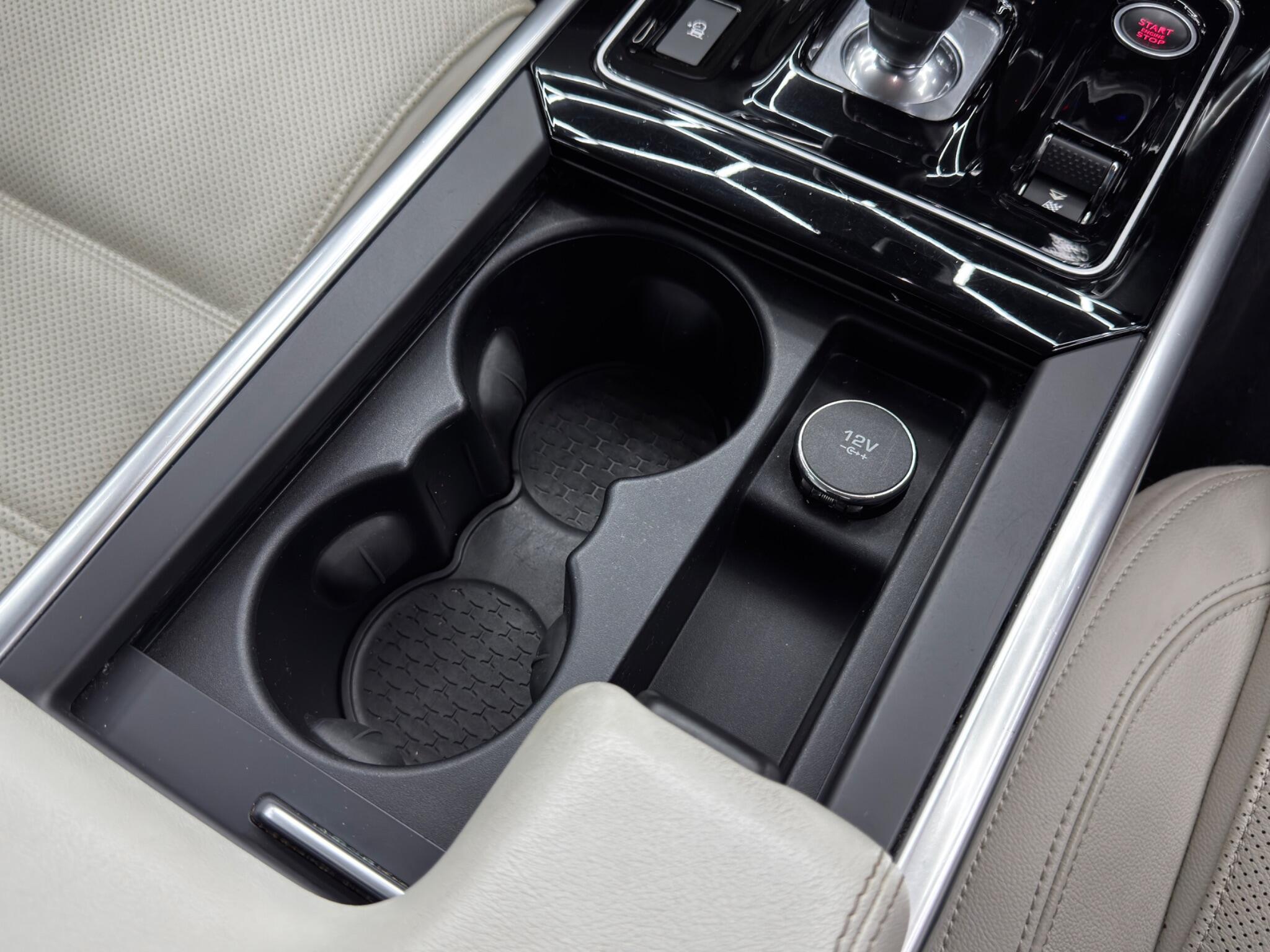 Jaguar XE - Image 23