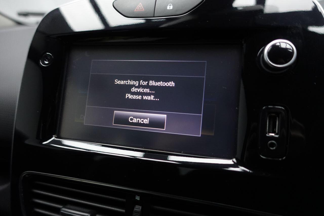 Renault Clio - Image 26