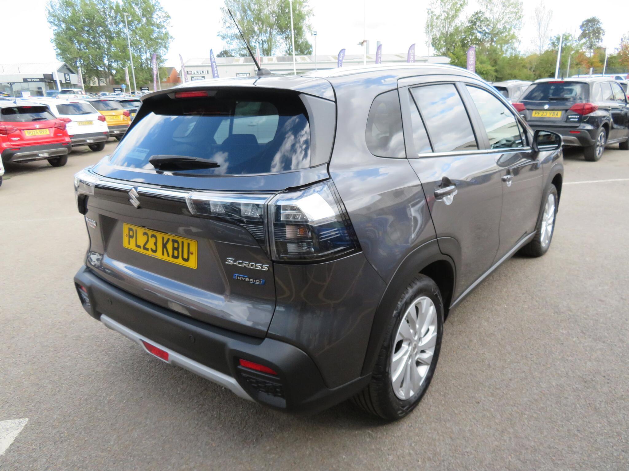 Suzuki S-Cross - Image 11