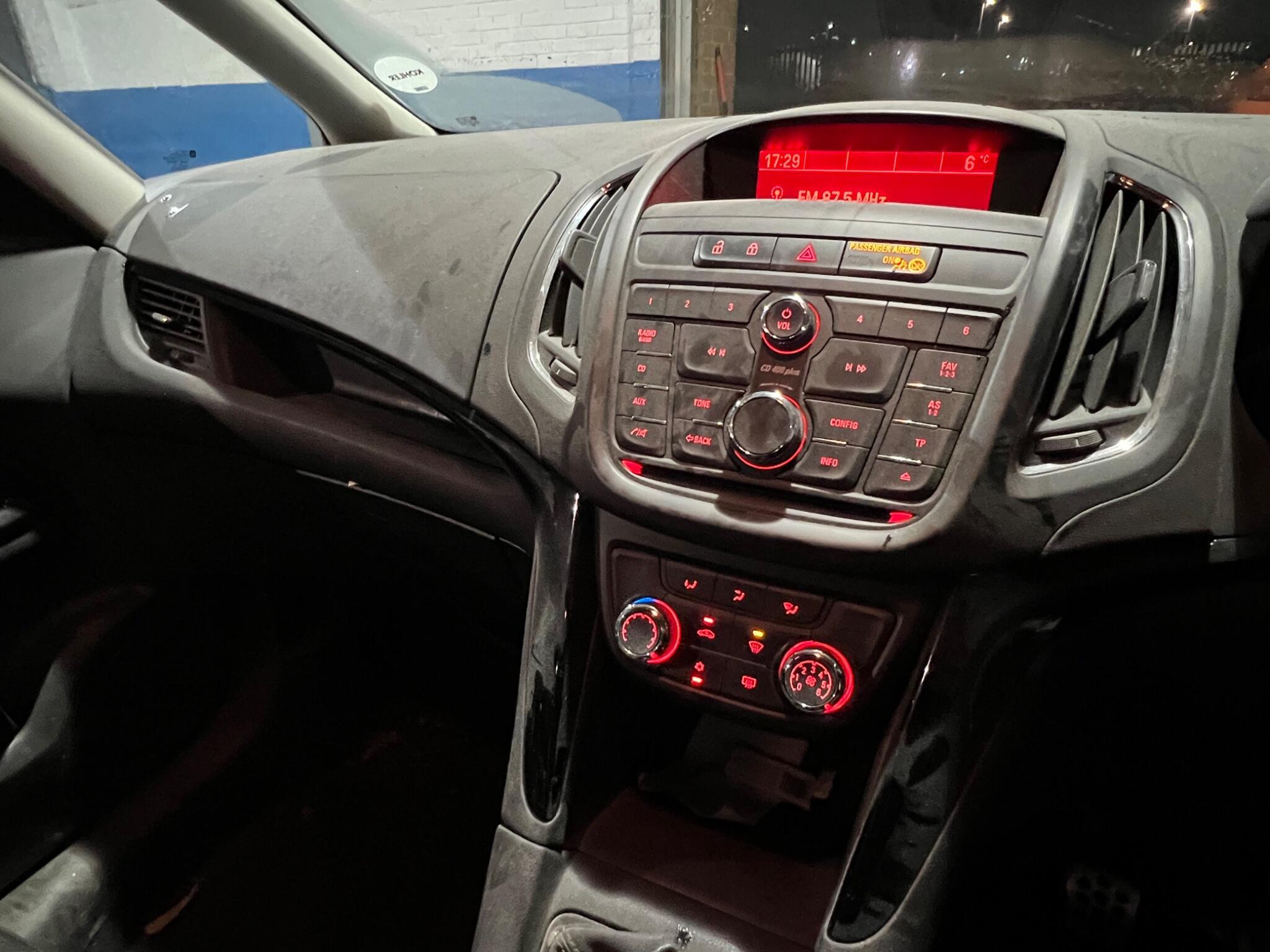 Vauxhall Zafira Tourer - Image 12