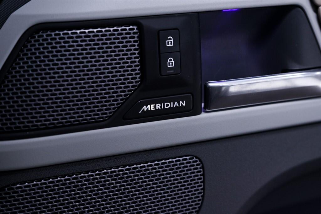 Land Rover Defender 110 - Image 33