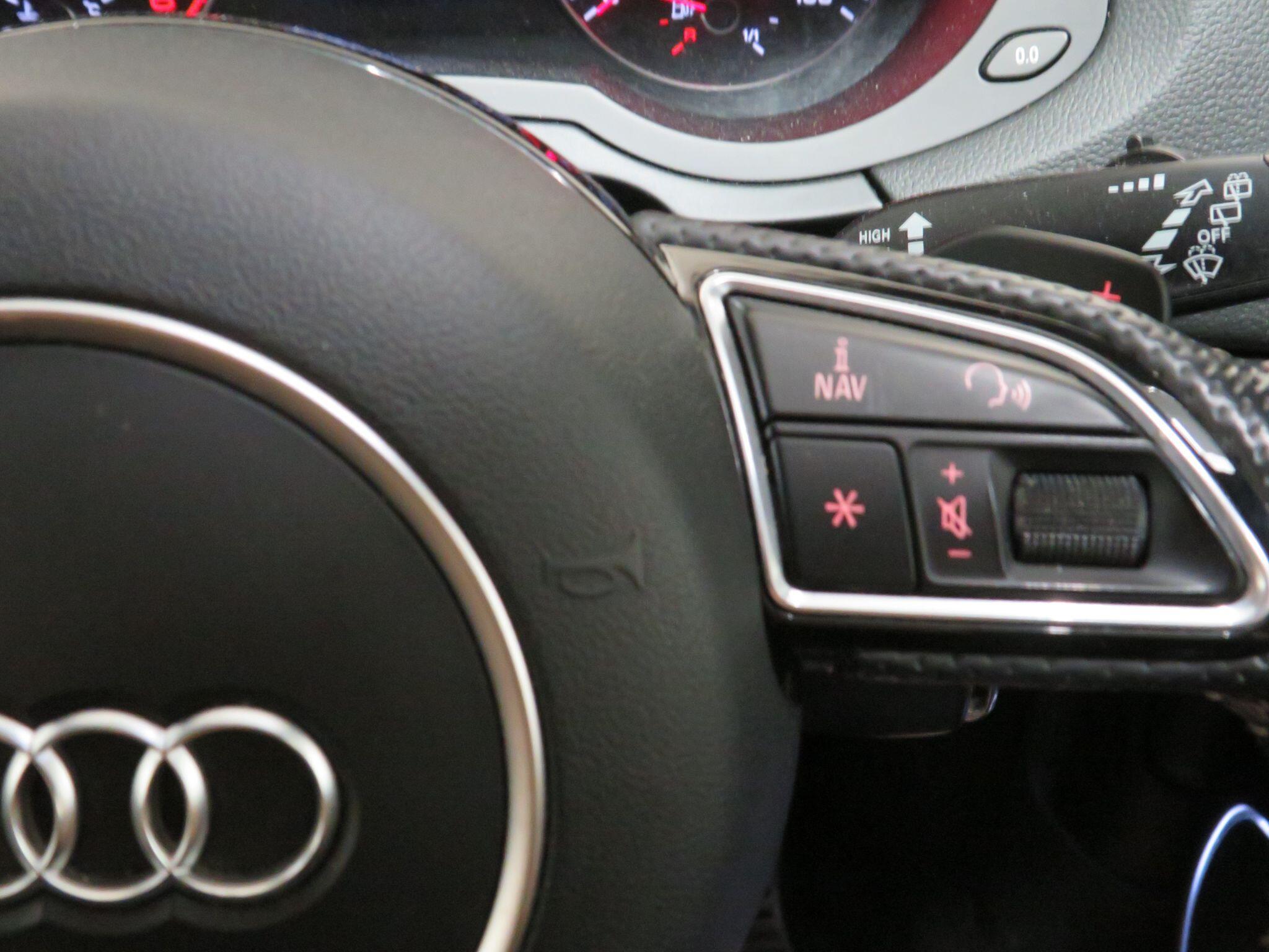 Audi Q3 - Image 17