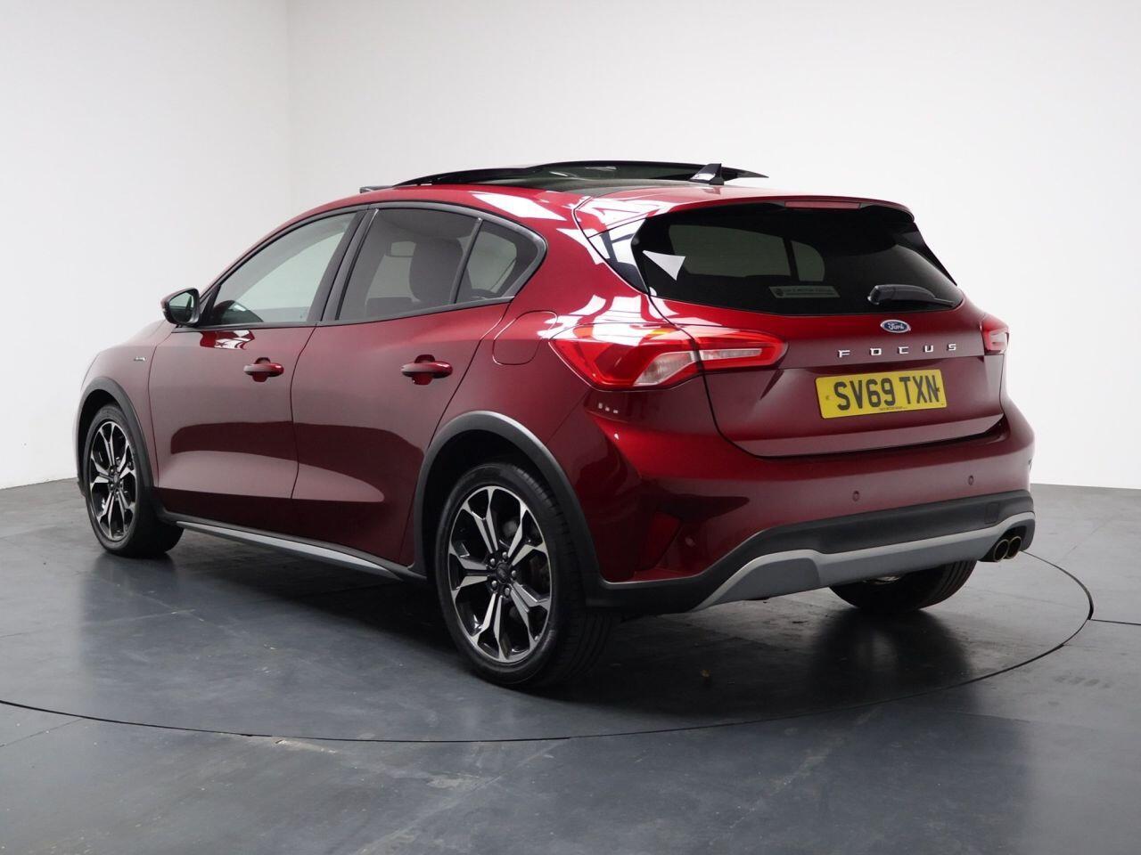 Ford Focus - Image 9