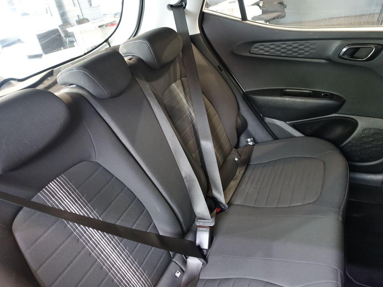 Hyundai i10 - Image 14