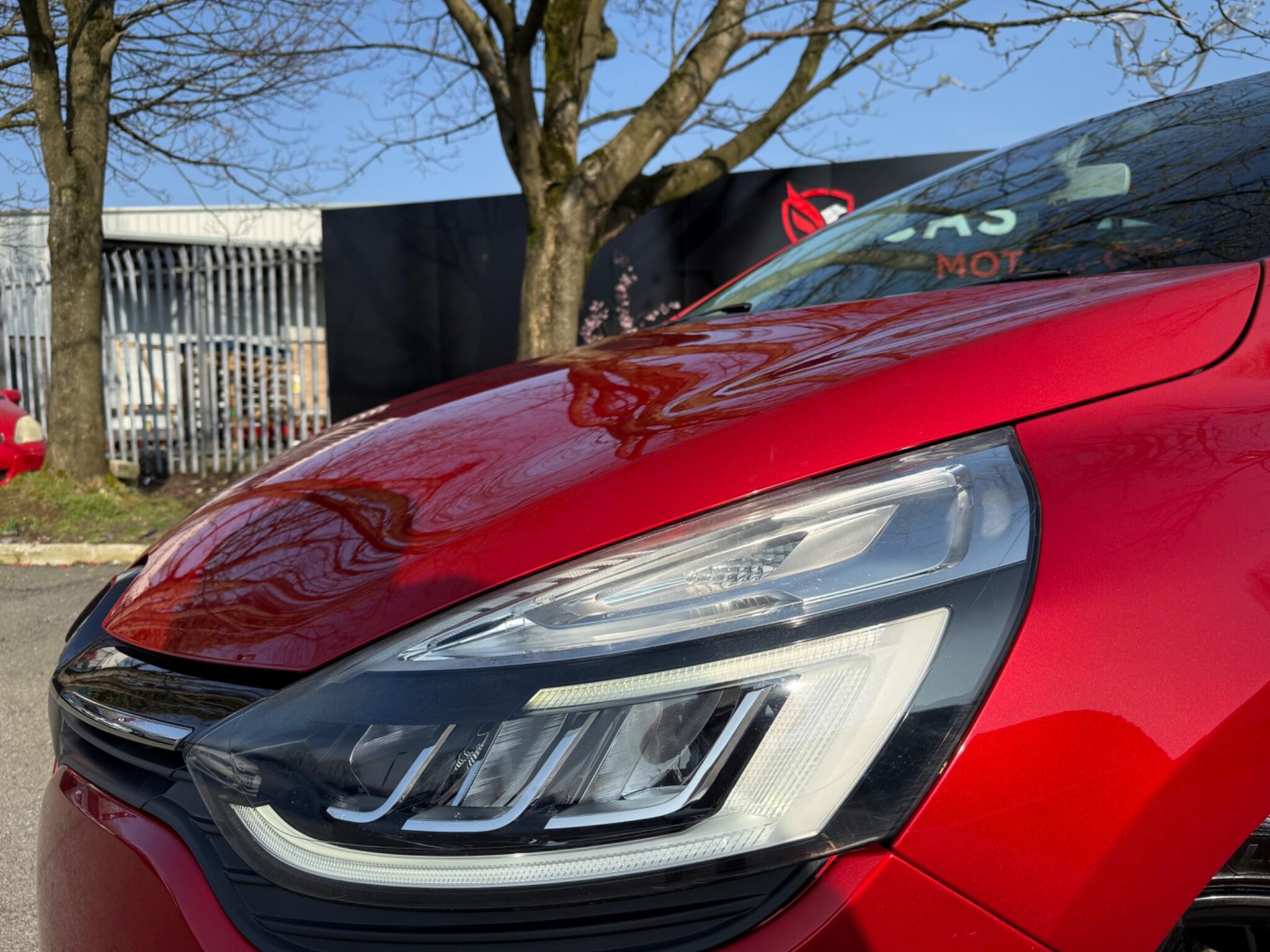 Renault Clio - Image 10