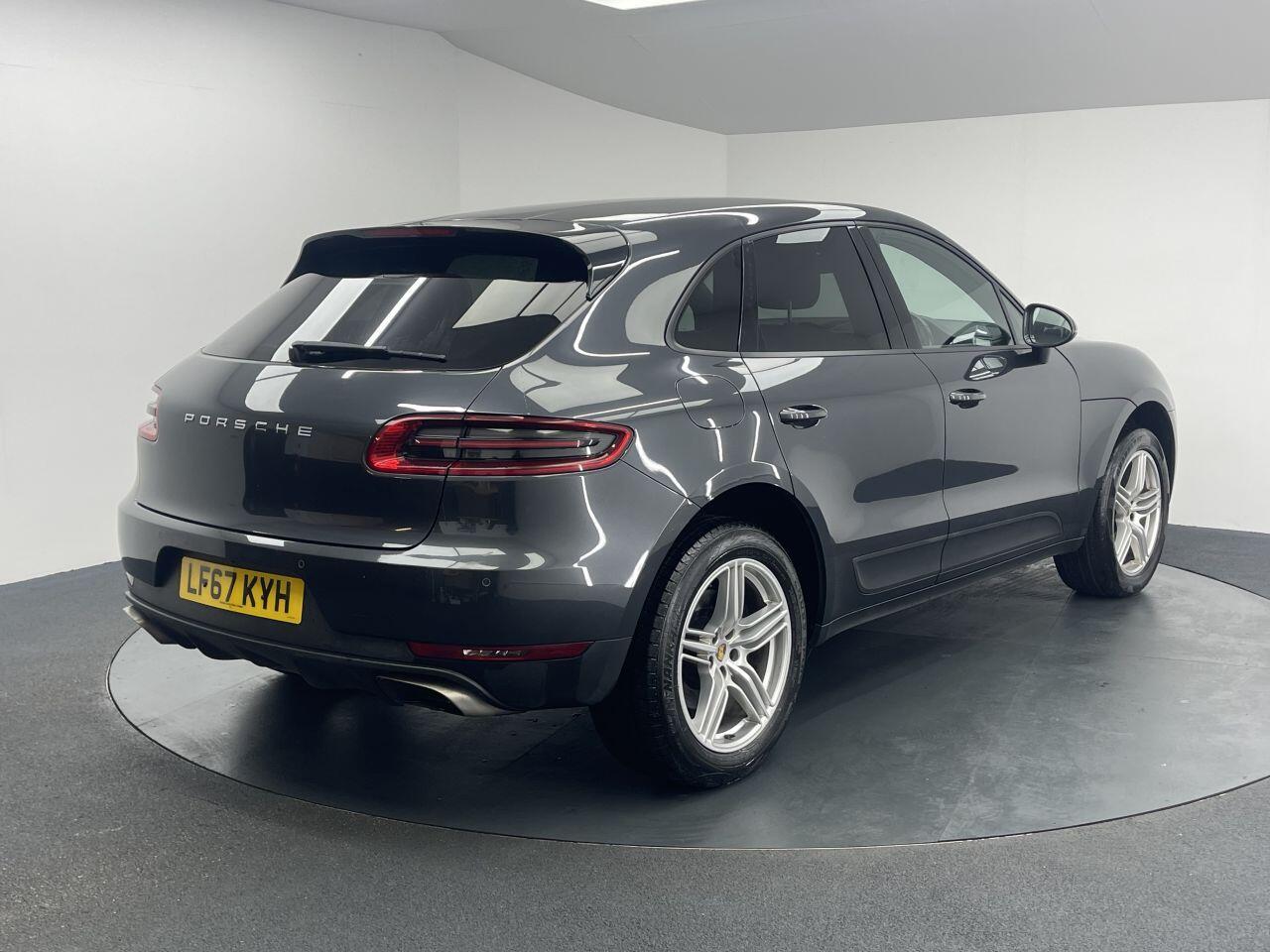 Porsche Macan - Image 18