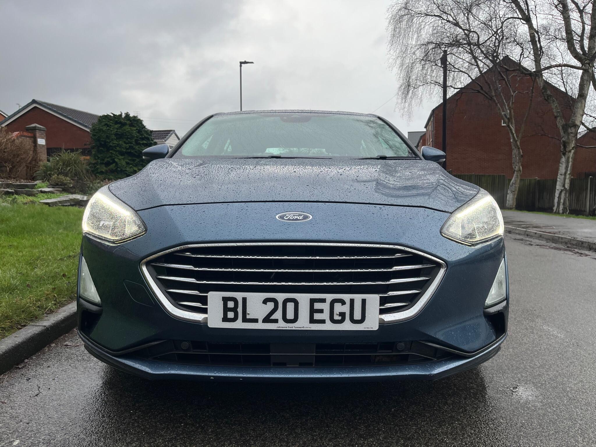 Ford Focus - Image 12