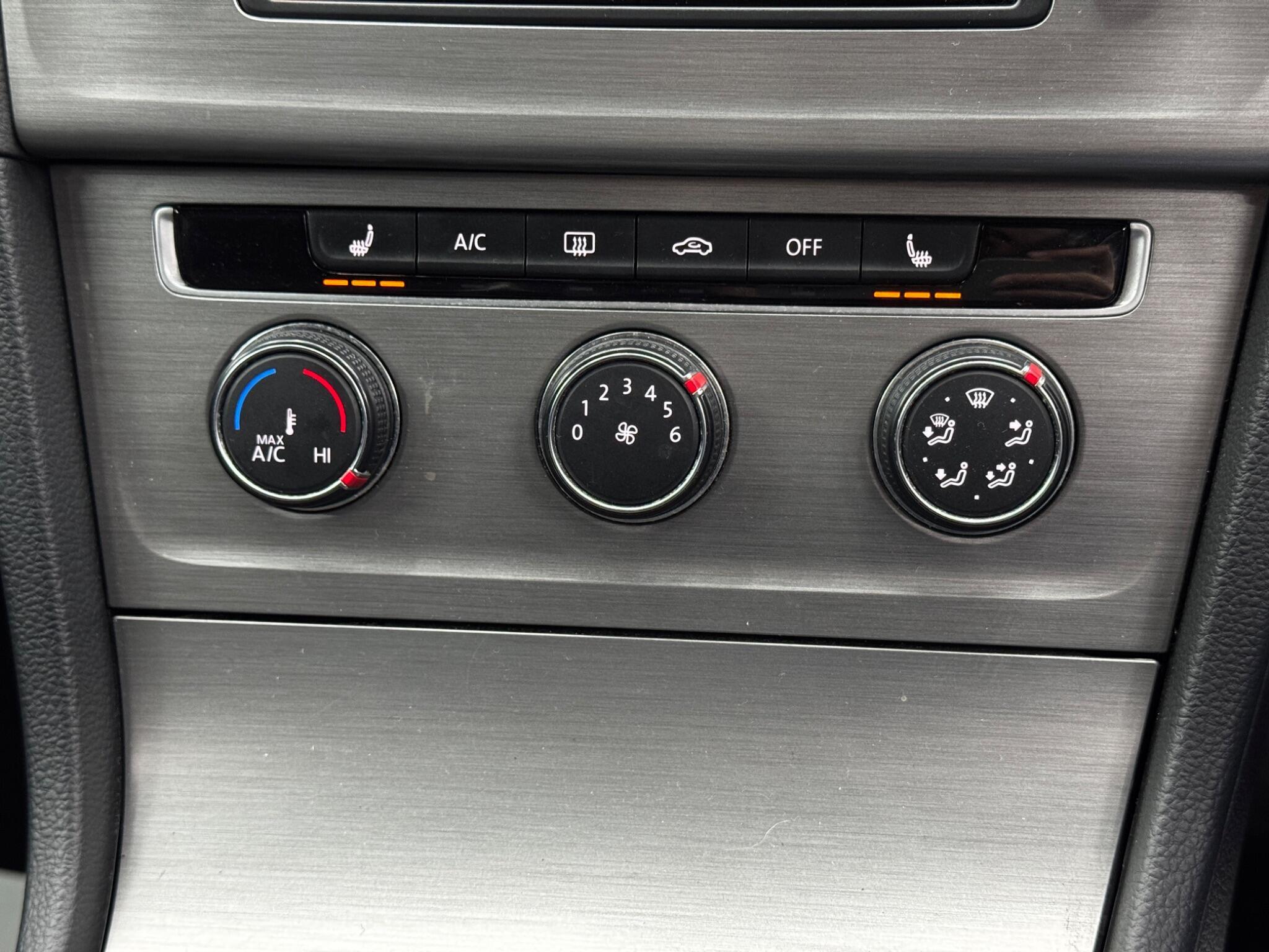 Volkswagen Golf - Image 28