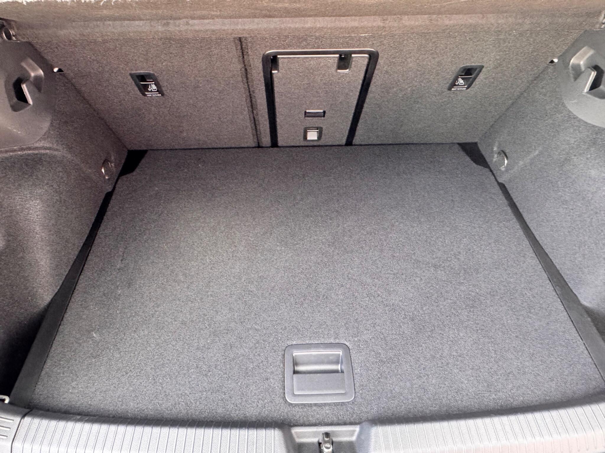 Volkswagen Golf - Image 9