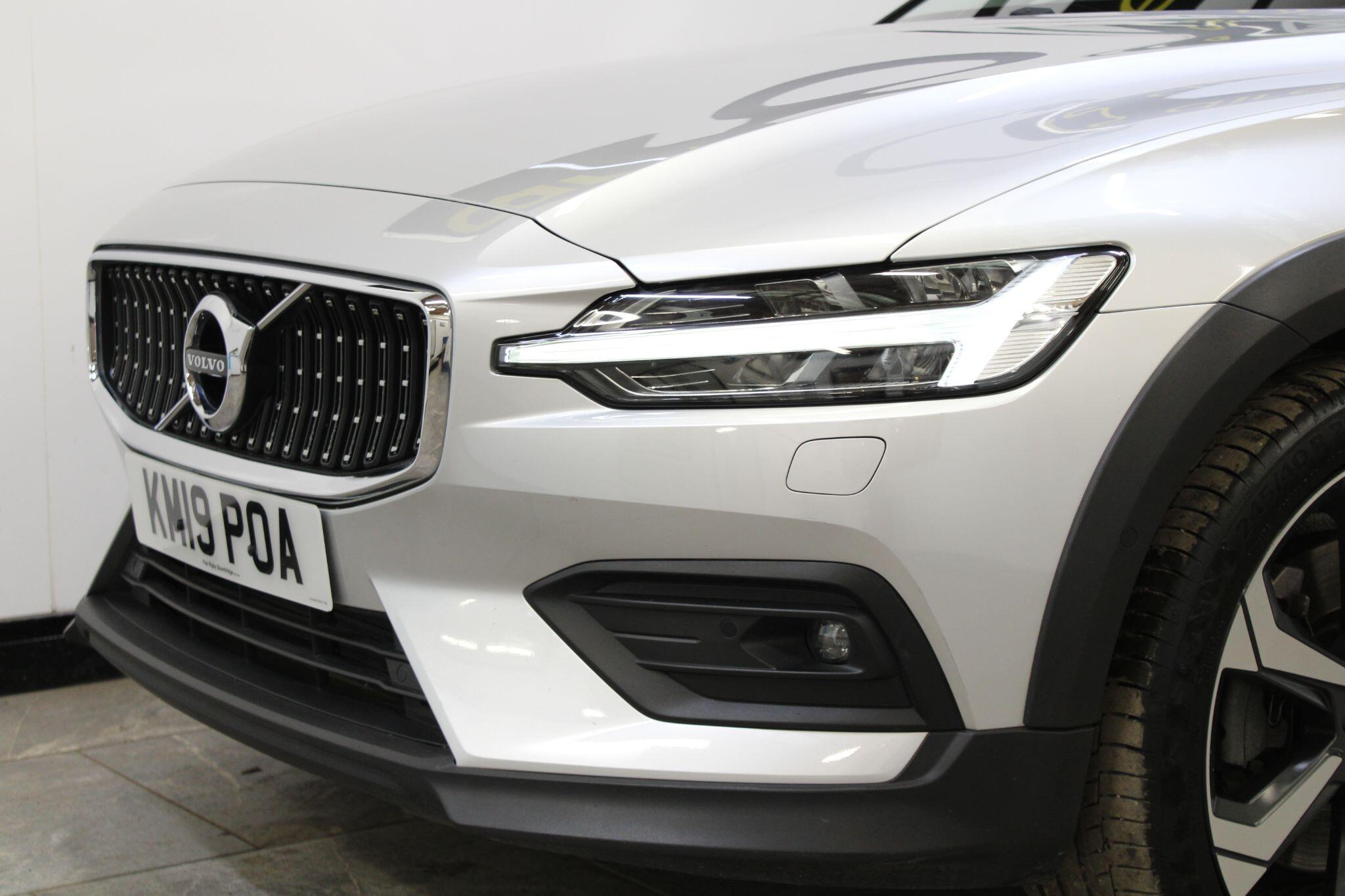 Volvo V60 CROSS COUNTRY - Image 27