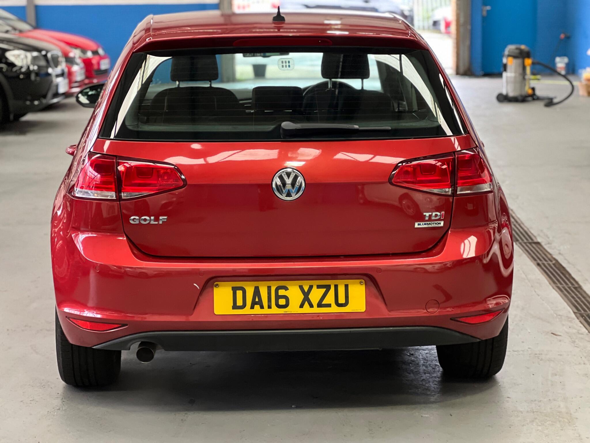 Volkswagen Golf - Image 26