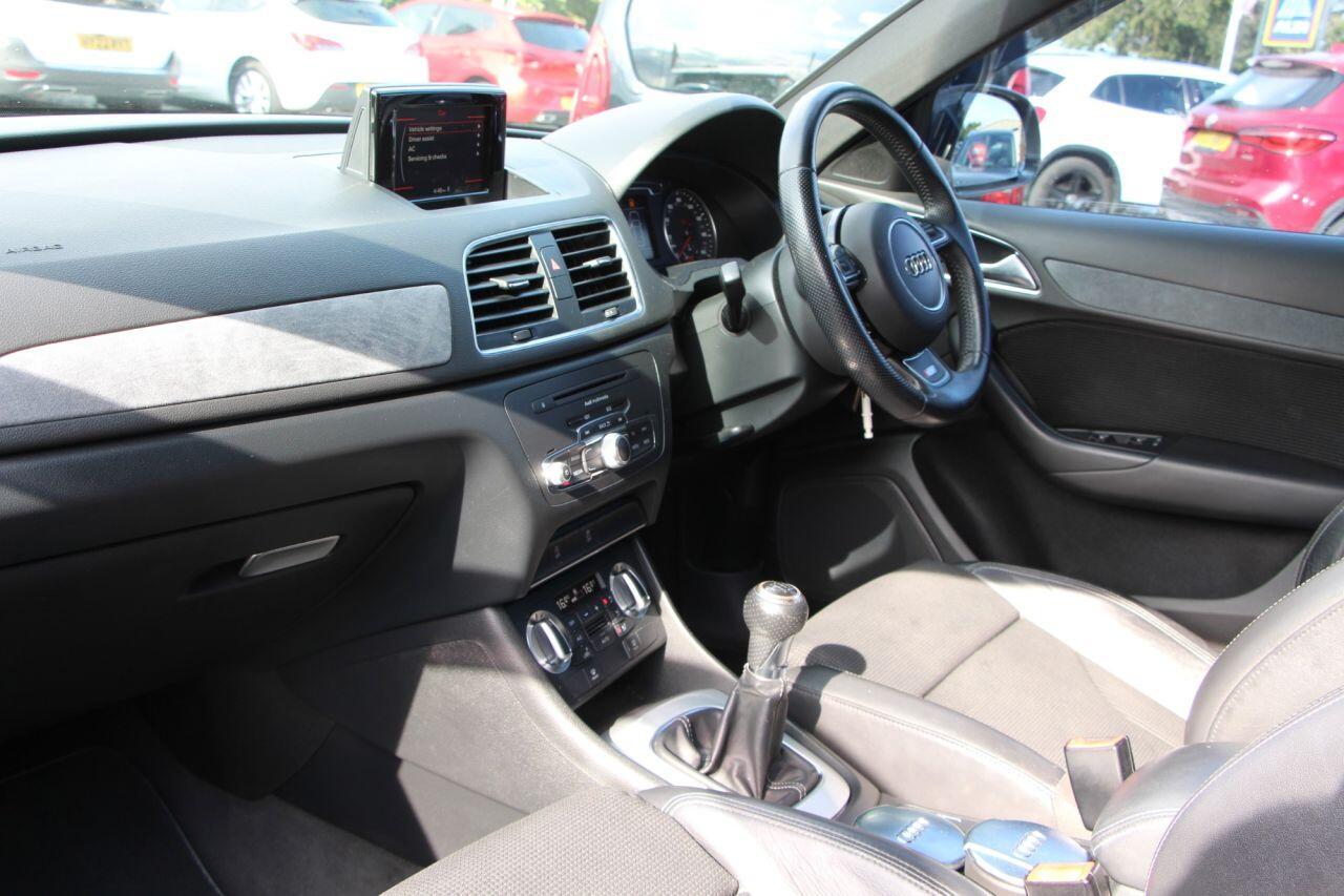 Audi Q3 - Image 12