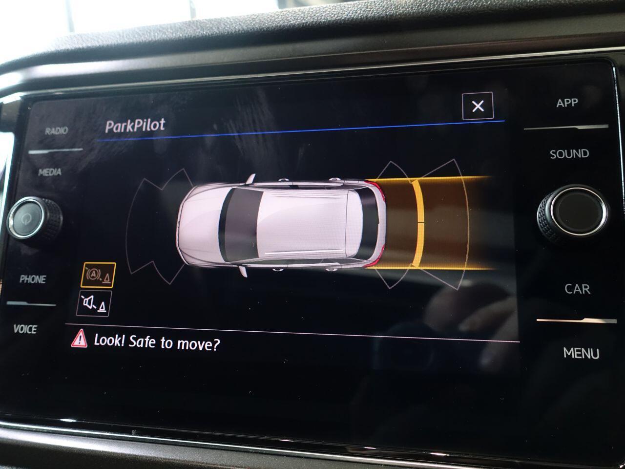 Volkswagen T-Roc - Image 33