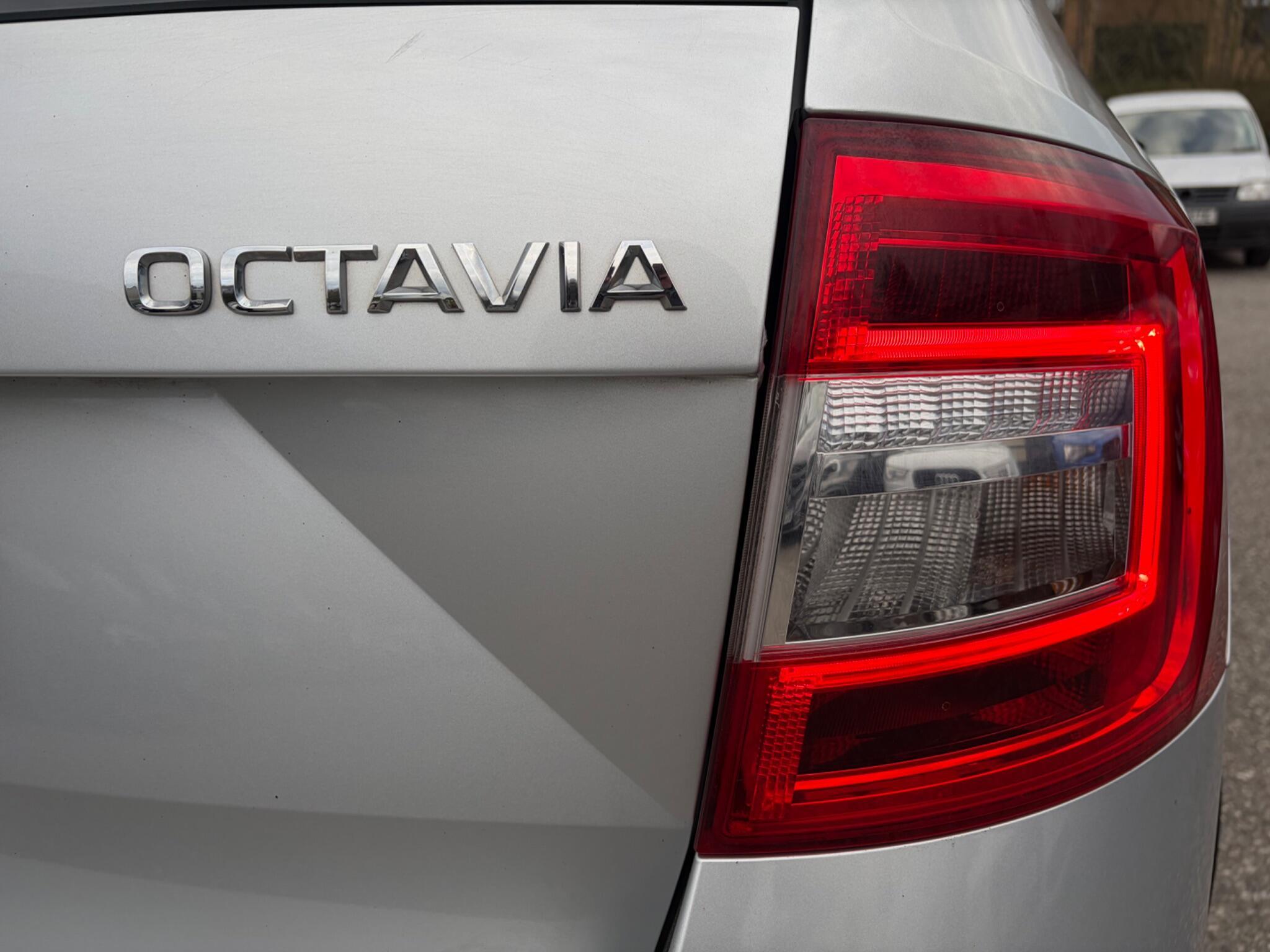 Skoda Octavia - Image 32