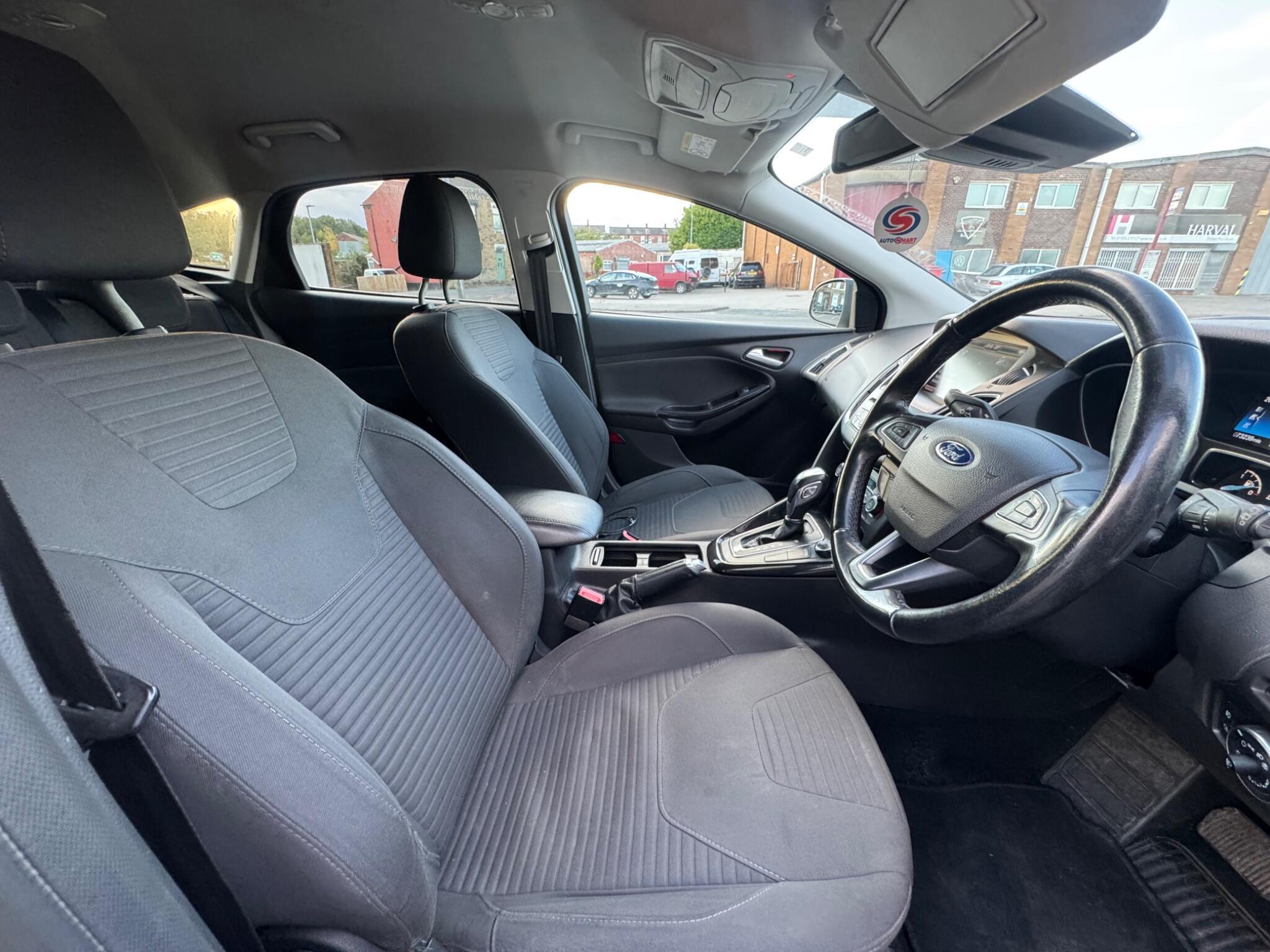 Ford Focus - Image 9
