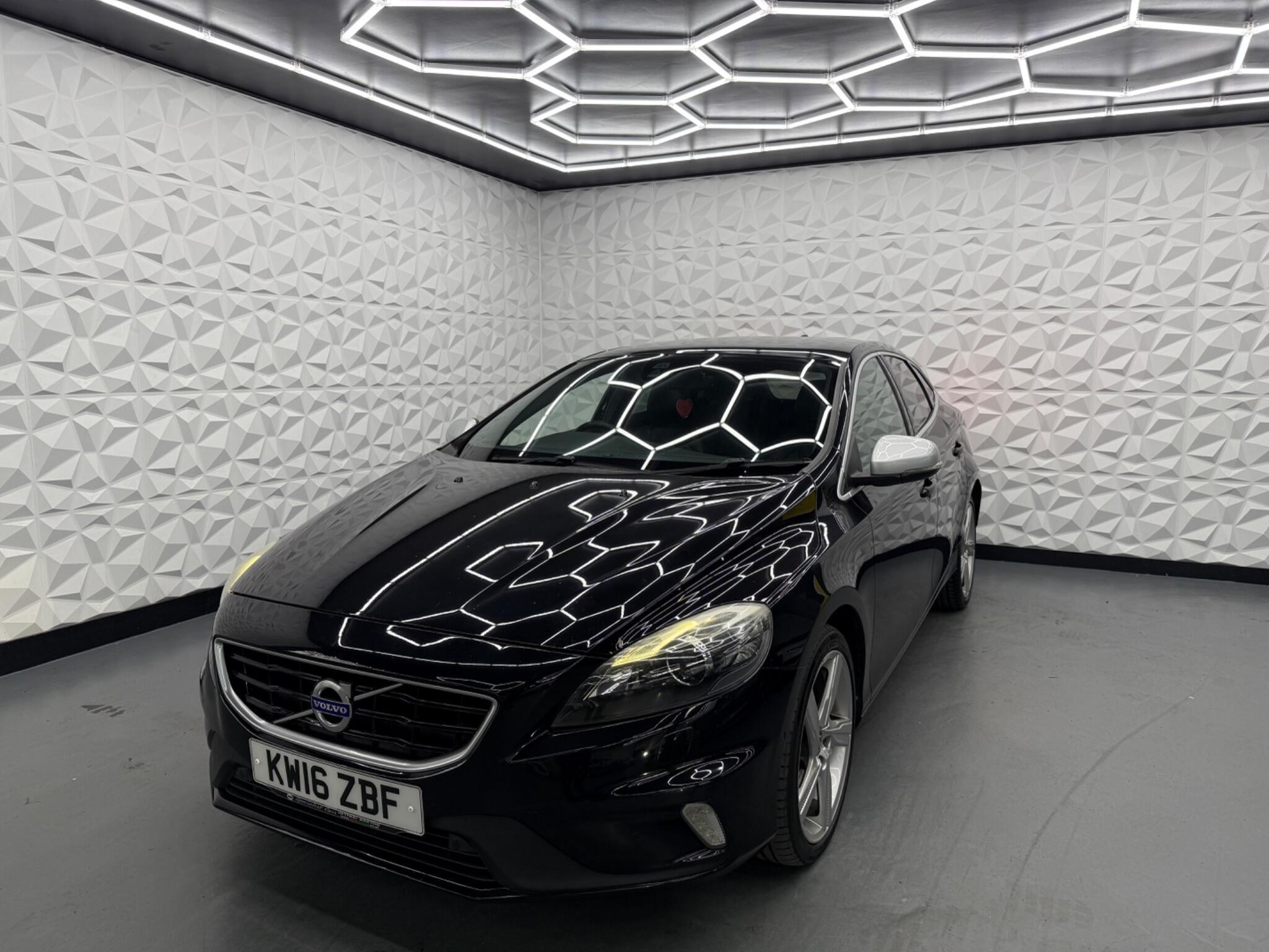 Volvo V40 - Image 6