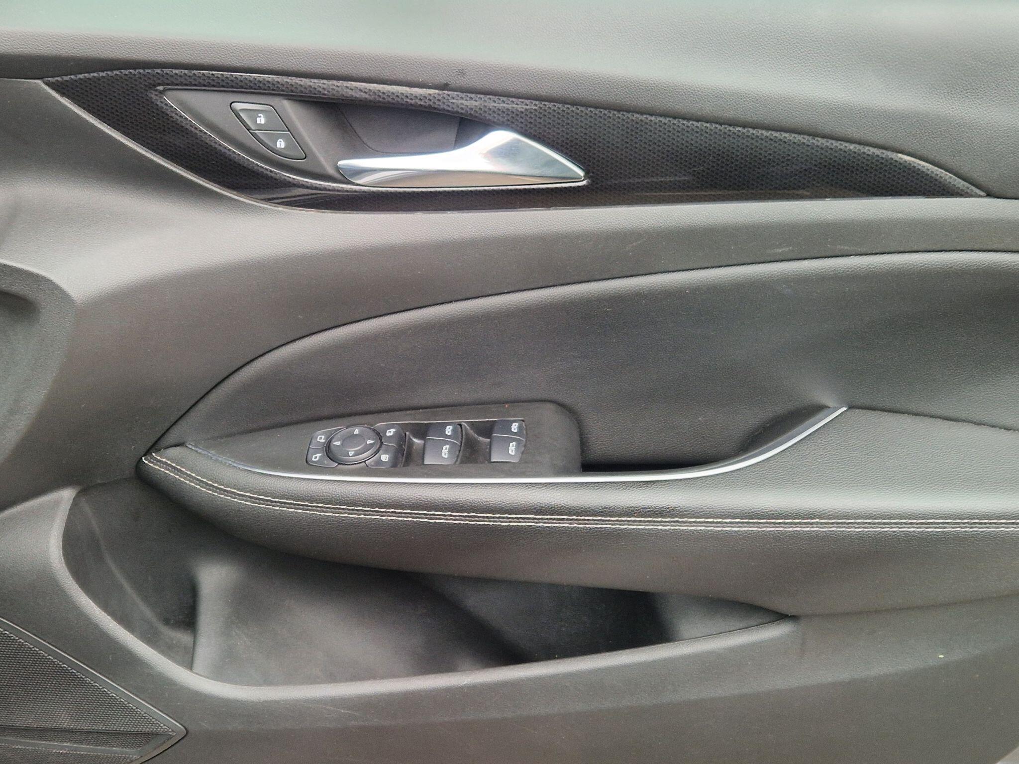 Vauxhall Insignia - Image 31