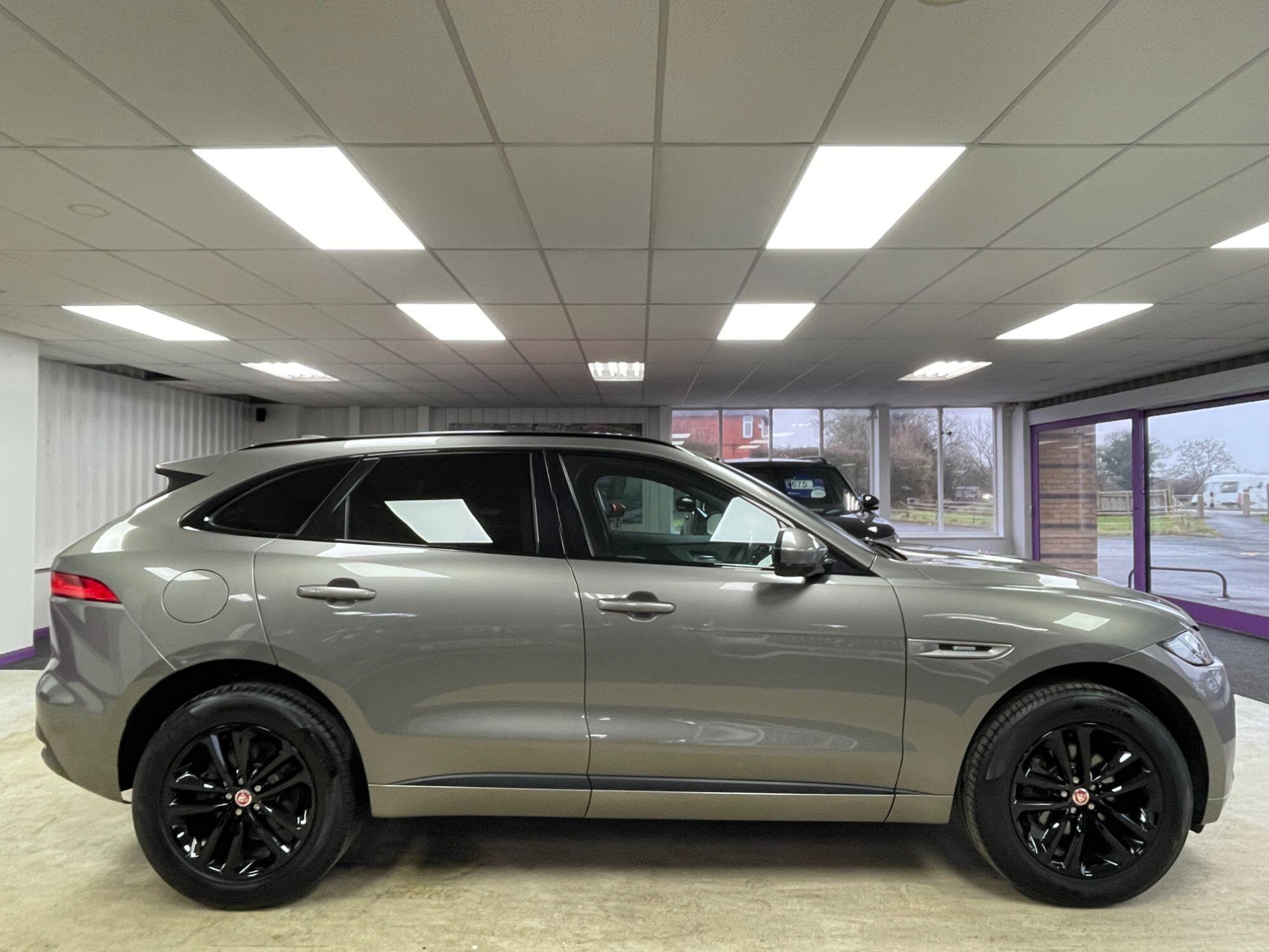 Jaguar F-Pace - Image 12