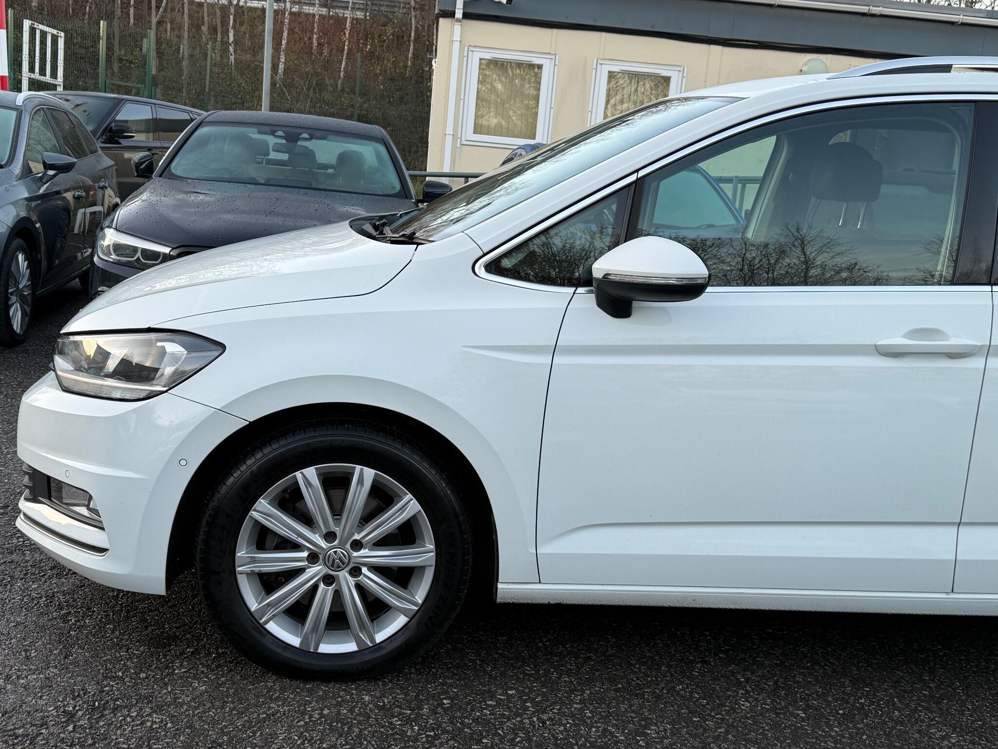 Volkswagen Touran - Image 10
