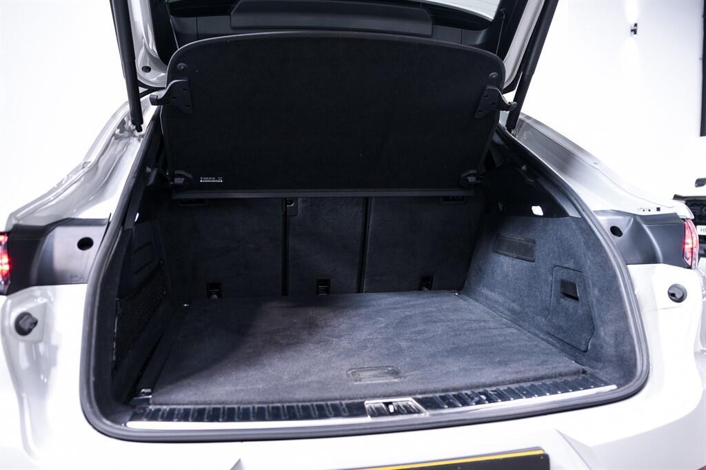 Porsche Cayenne - Image 42