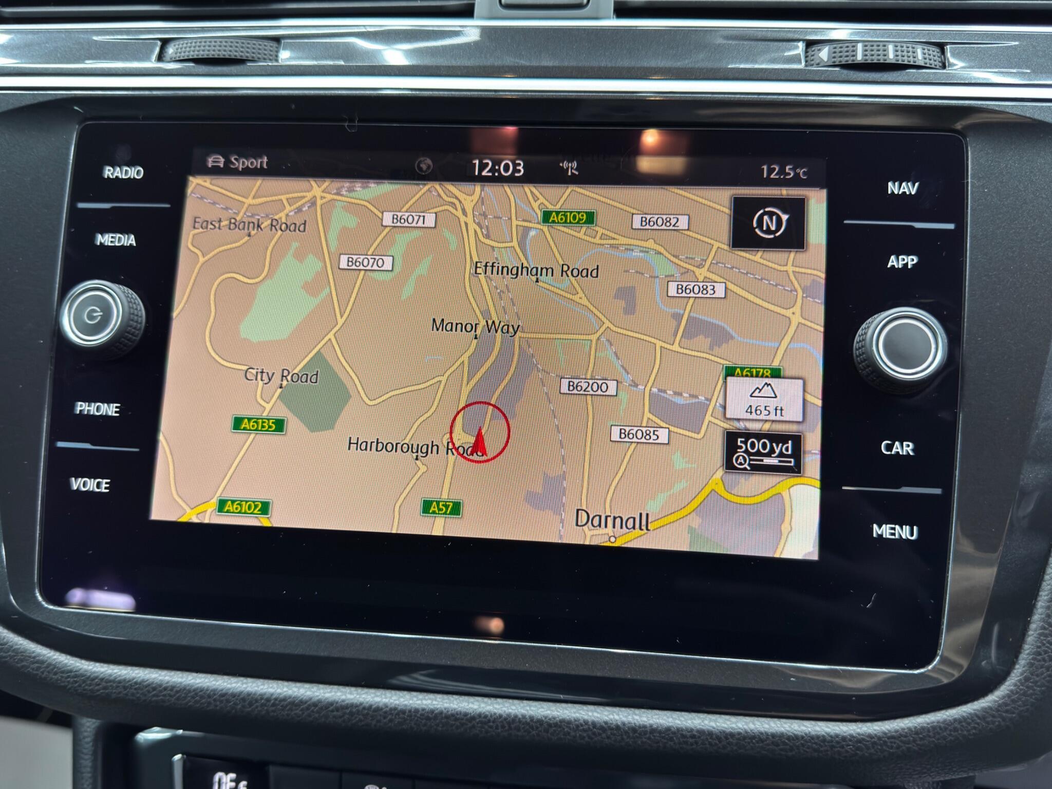 Volkswagen Tiguan - Image 30